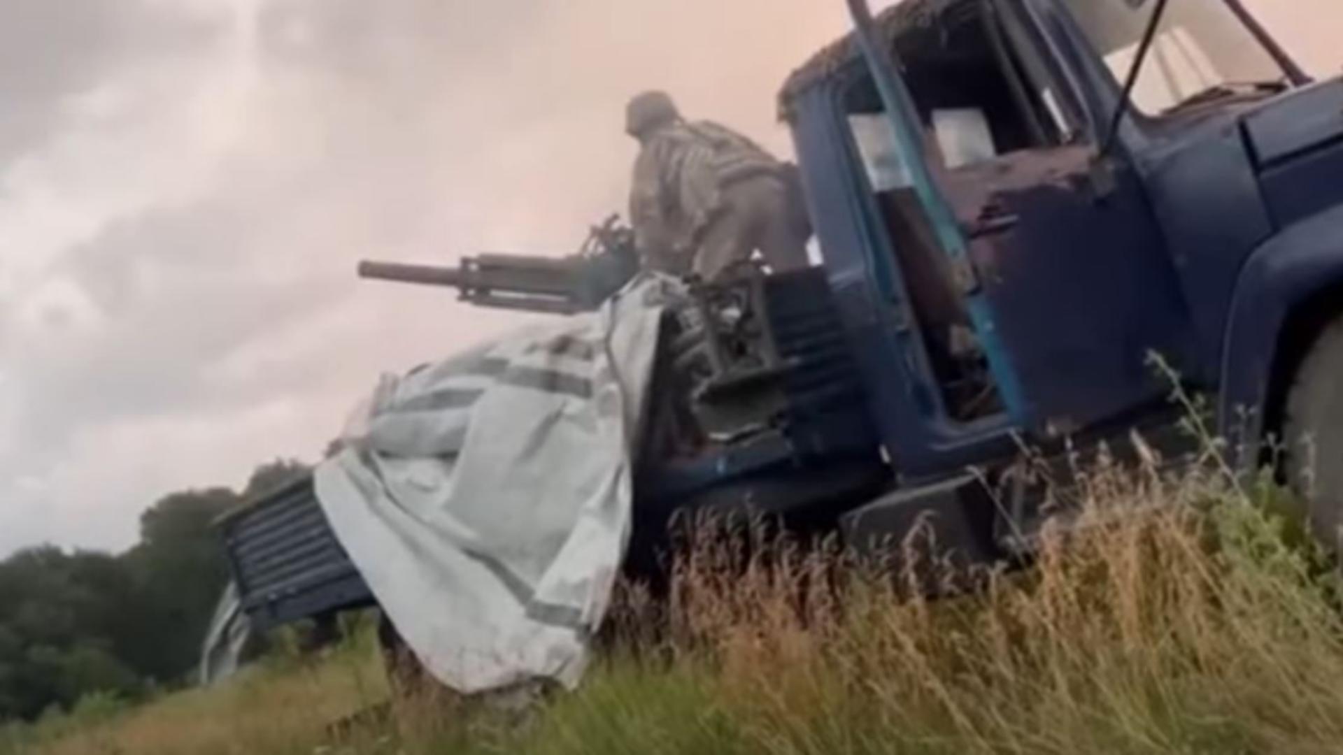 2B9- Vasilek, armă de concepție sovietică, foilosită de ucraineni. Captură video