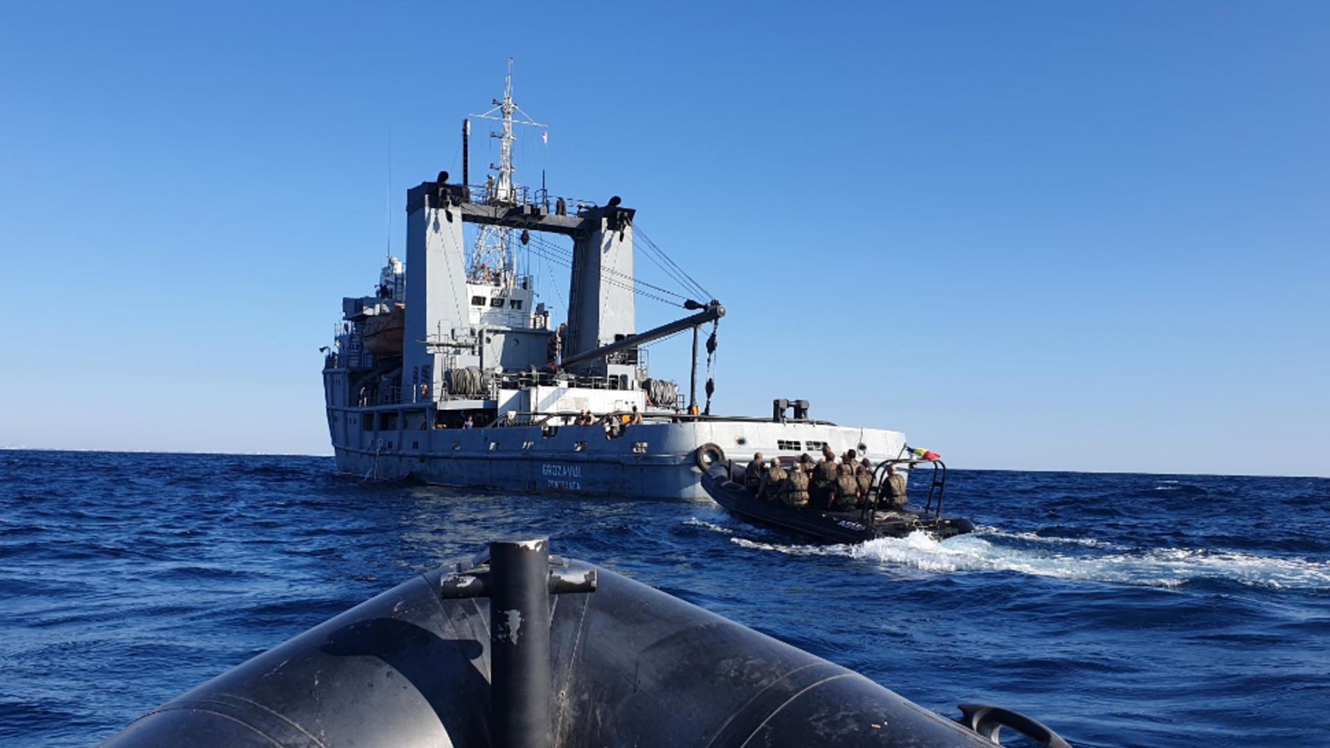 Exerciții de amploare pe mare: scafandrii distrug MINE - Sute de militari români şi străini participă 