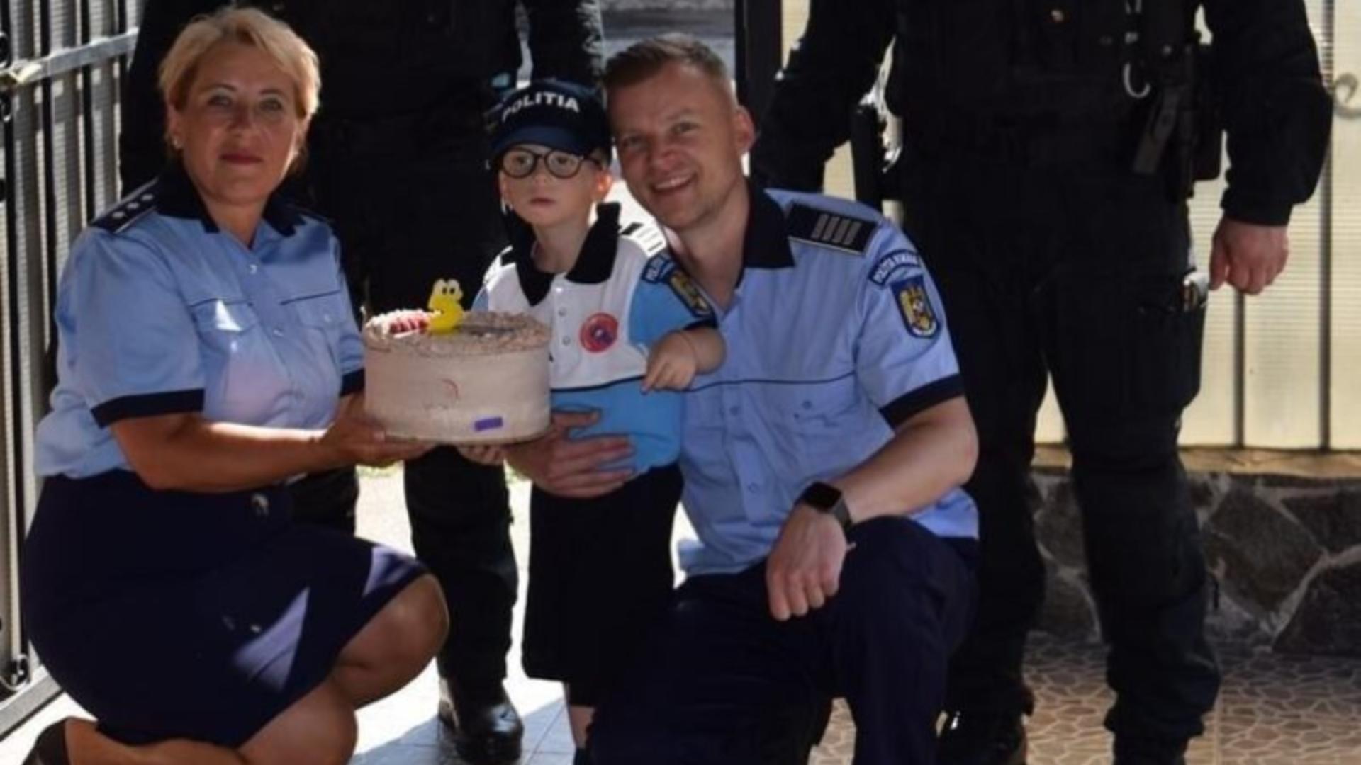 Poliția Română, surpriză memorabilă pentru un băiețel de 5 ani