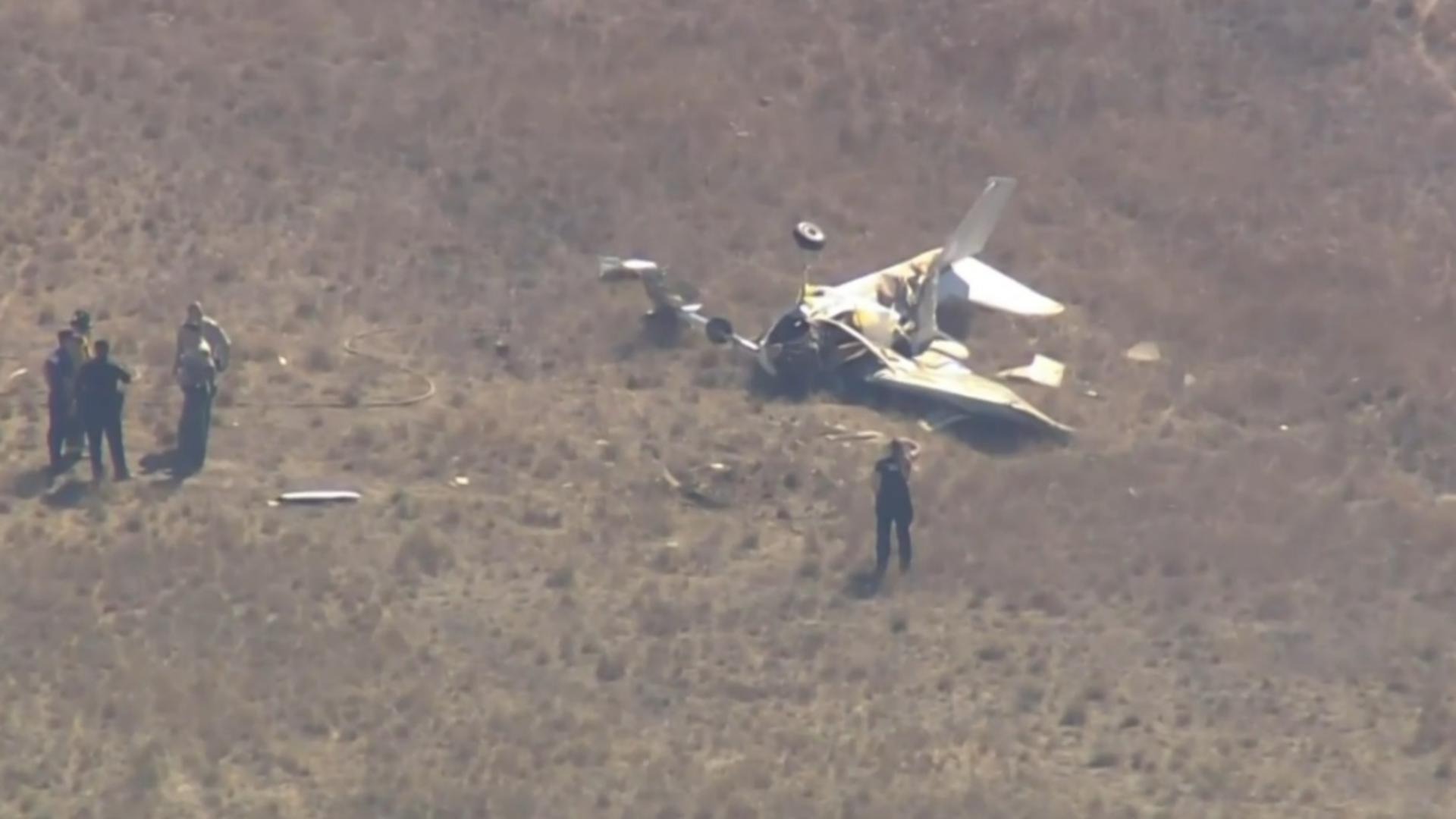 Tragedie aviatică - două avioane s-au ciocnit în zbor, apoi s-au prăbușit