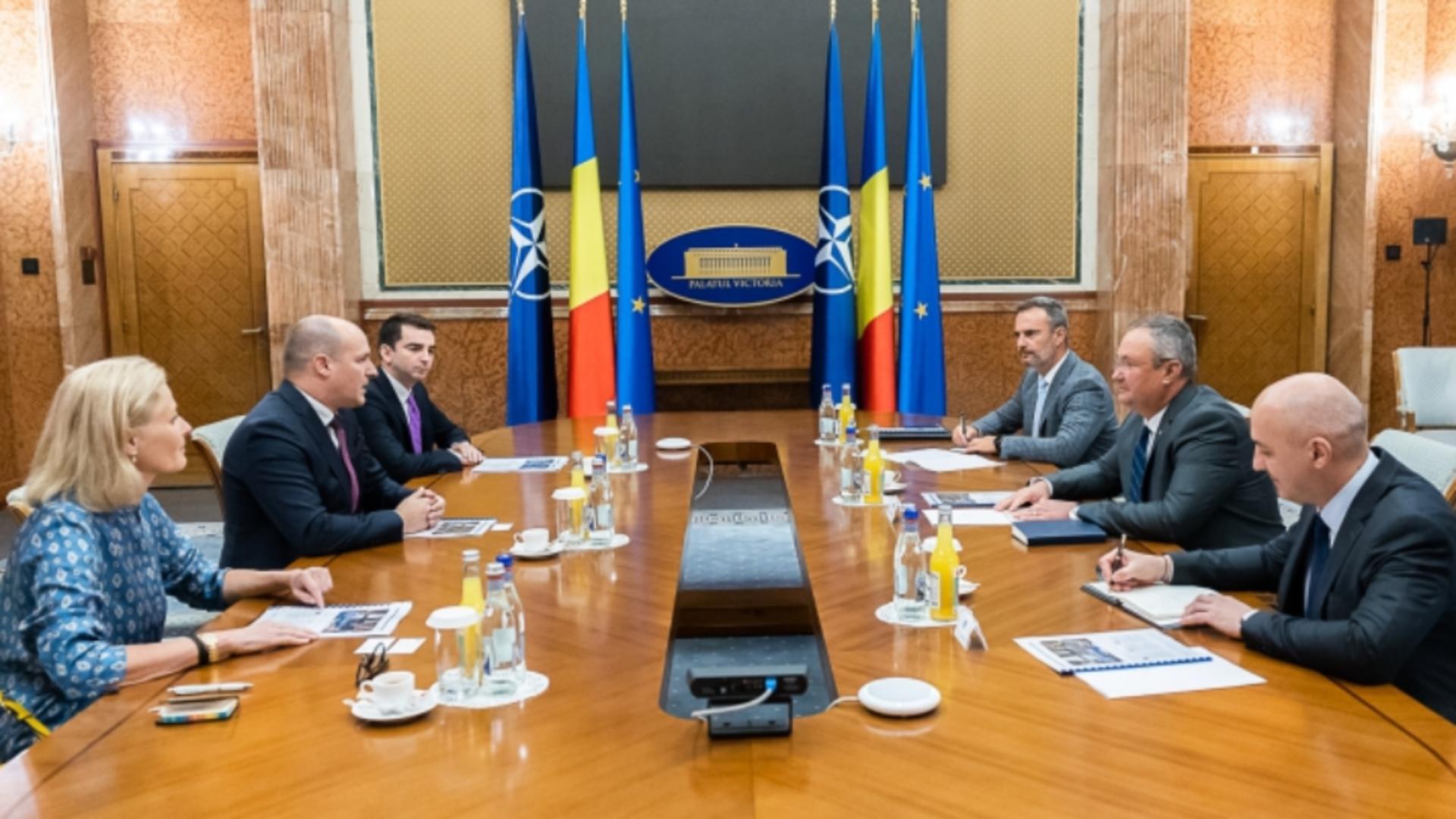 Nicolae Ciucă, discuții cu reprezentanții de la Fondul Proprietatea Foto: gov.ro