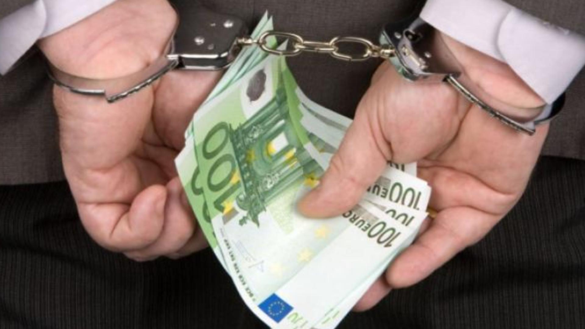 Ofițer SRI din Constanța, prins de DNA în flagrant cu MITĂ de 2.500 de euro - Pentru cine făcea trafic de influență