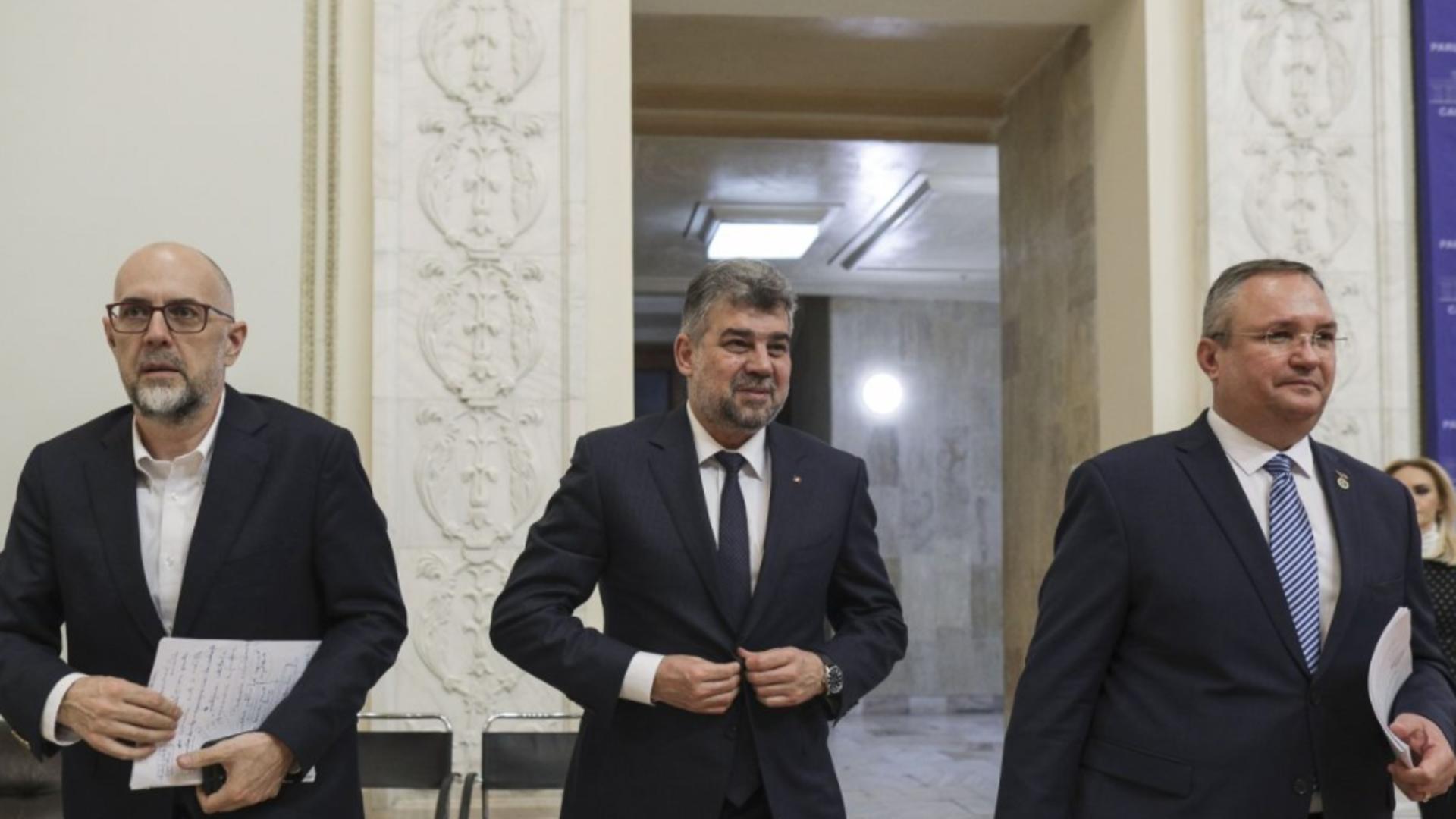 Coaliția guvernamentală - Nicolae Ciucă, Marcel Ciolacu, Kelemen Hunor Foto: INQUAM/Octav Ganea