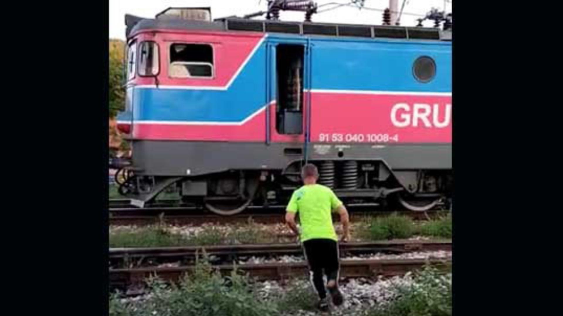 Incredibil: Conductorul a oprit trenul pe șine ca să-și facă niște cumpărături - Unde s-a întâmplat