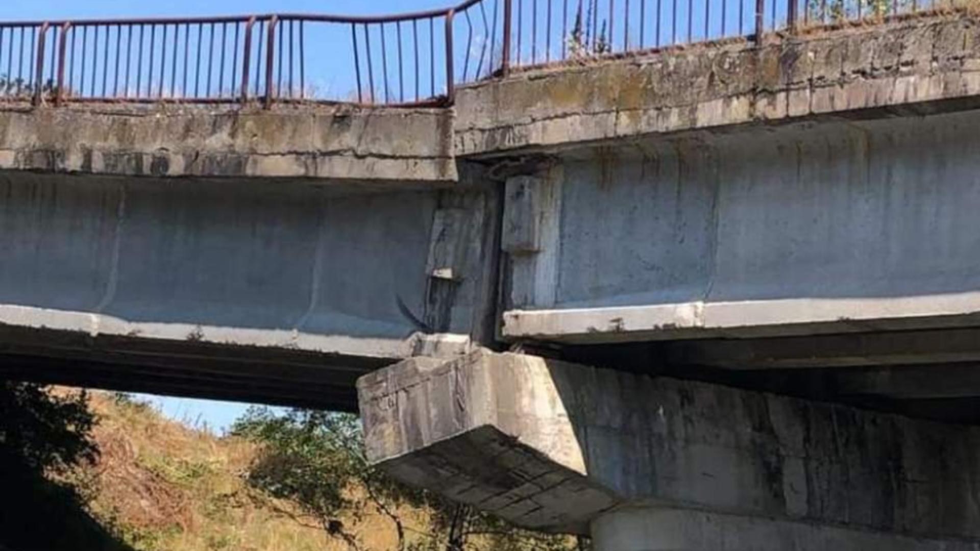 Pod prăbusit peste podul Timiș/ Foto/Arhivă
