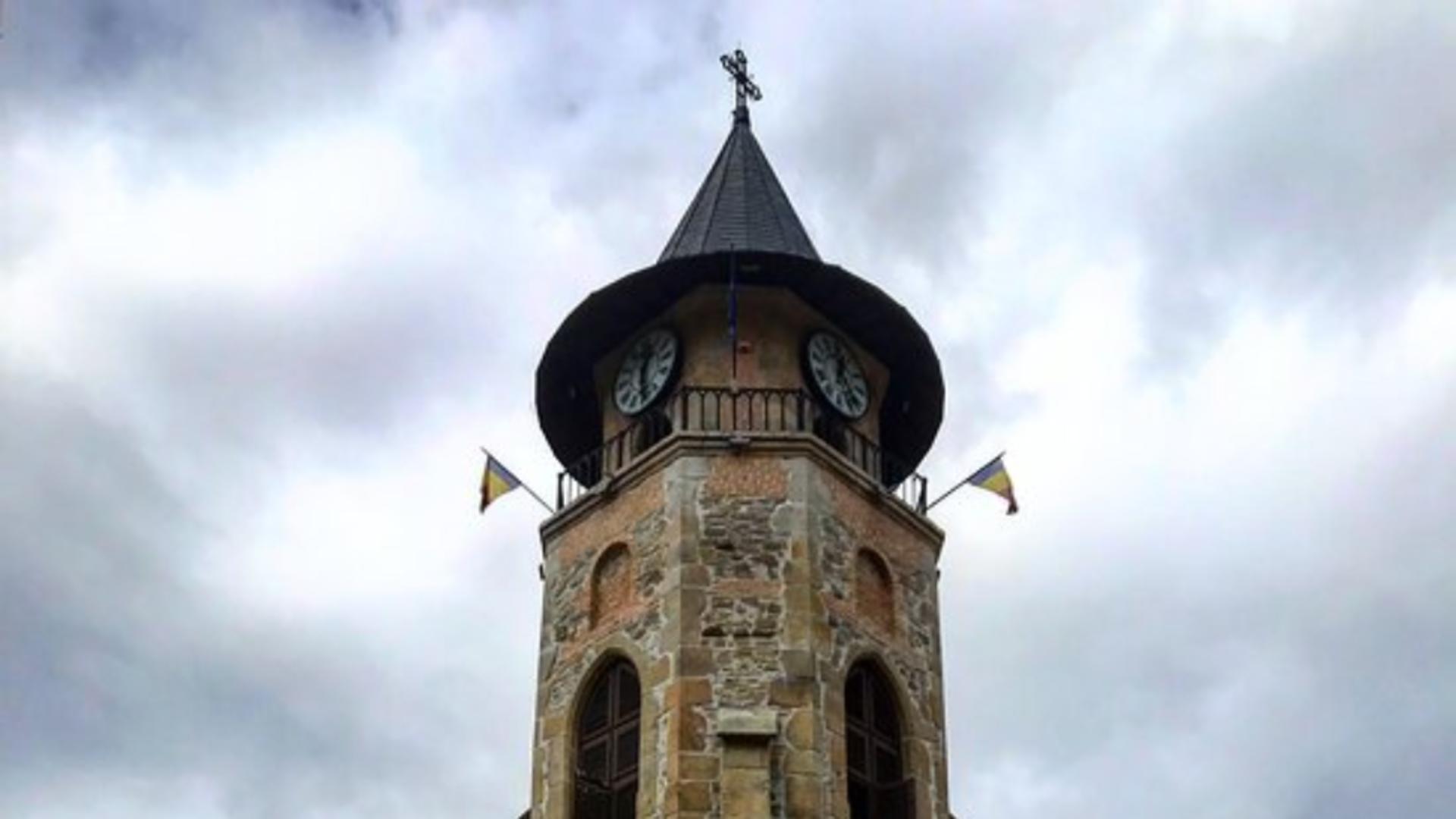 Turnul lui Ștefan cel Mare, lovit de un trăsnet