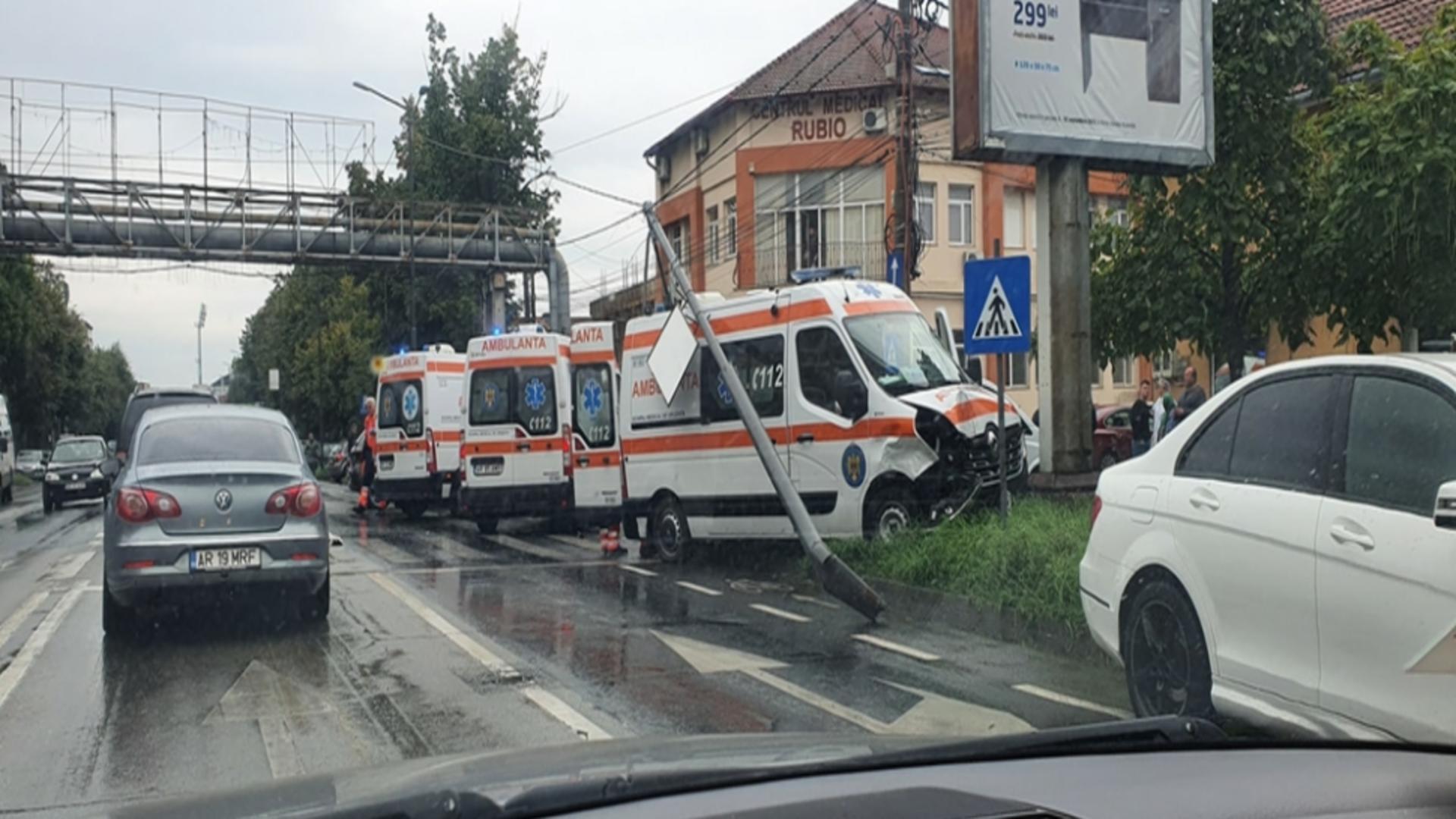 Accident ambulanță