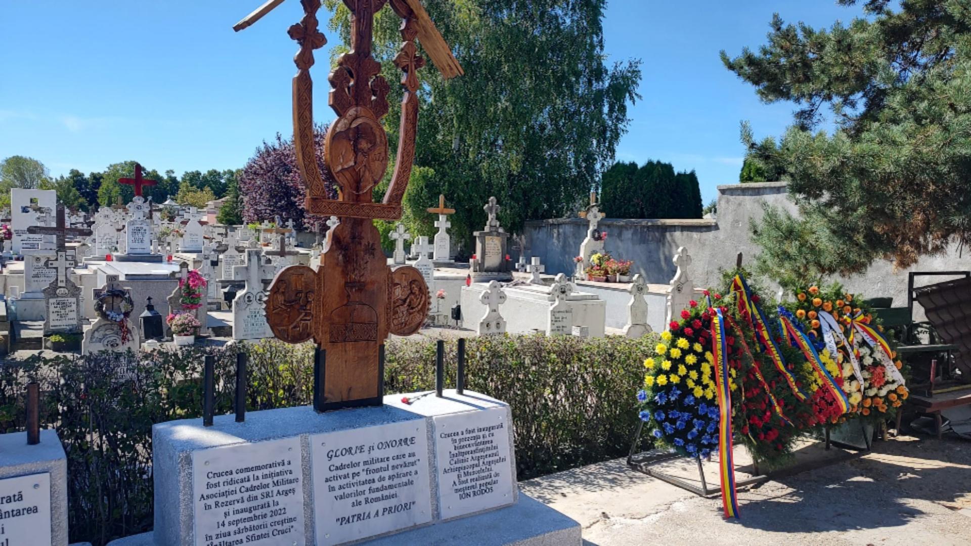 O troiță-monument, creată în memoria „eroilor” fostei Securități - Reacție din PNL la adresa administrației PSD