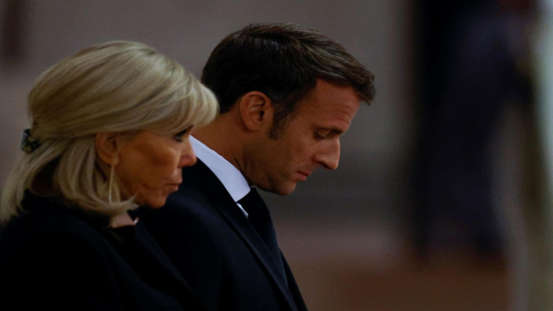 Macron vrea să înscrie în dreptul francez noțiunea de consimţământ în materie de VIOL