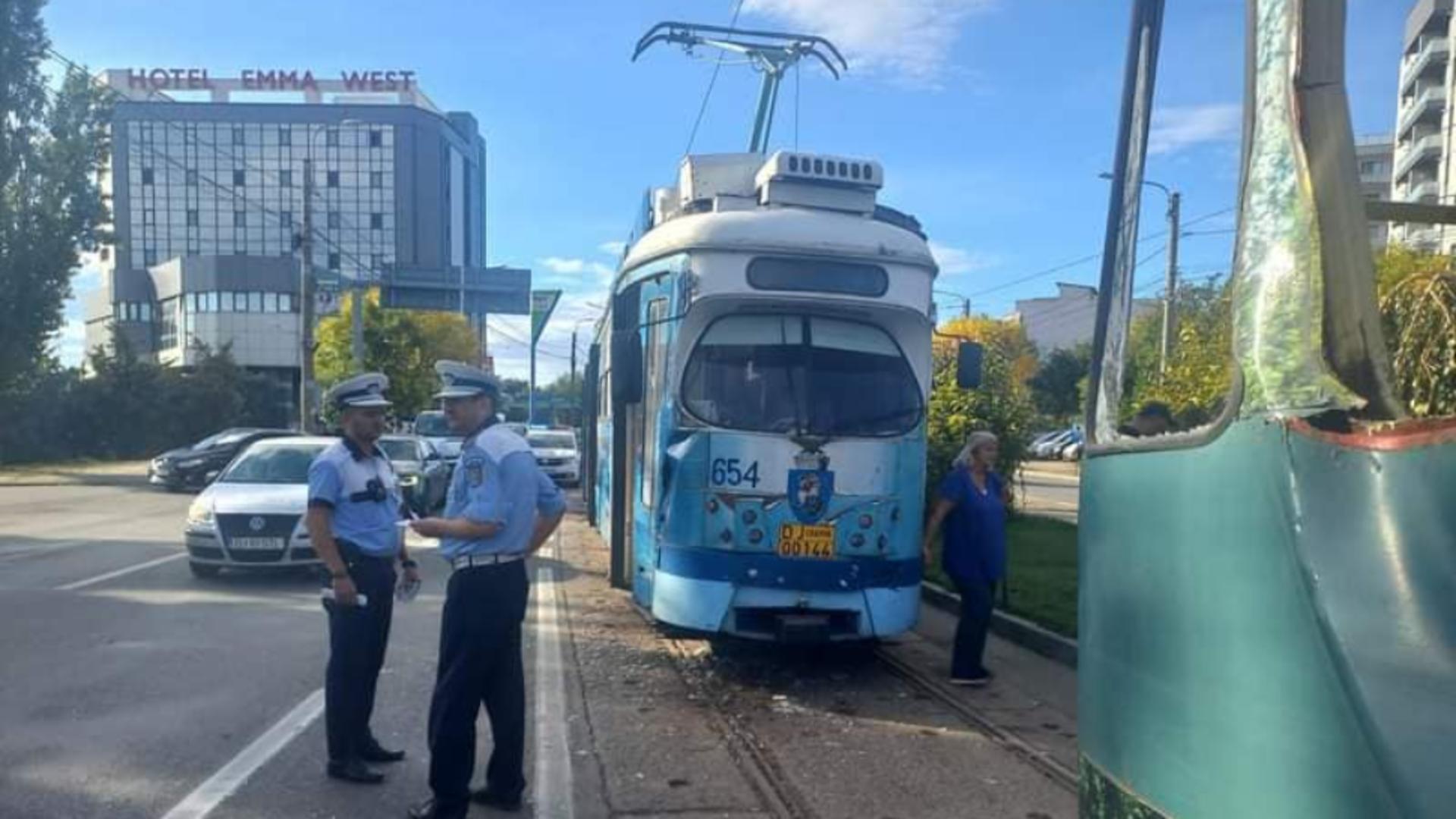 Accident între două tramvaie, în Craiova