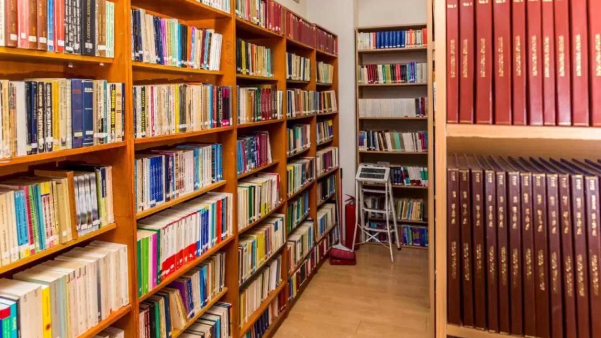 S-au închis jumătate din bibliotecile din România - Un milion de cititori mai puțini în ultimii doi ani