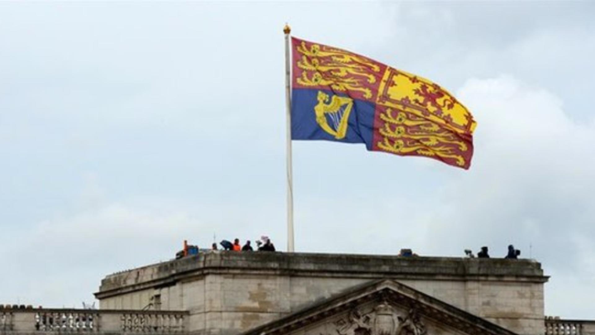 Moartea Reginei Elisabeta a II-a schimbă drapelul și IMNUL Regatului Unit - Care vor fi noile versuri