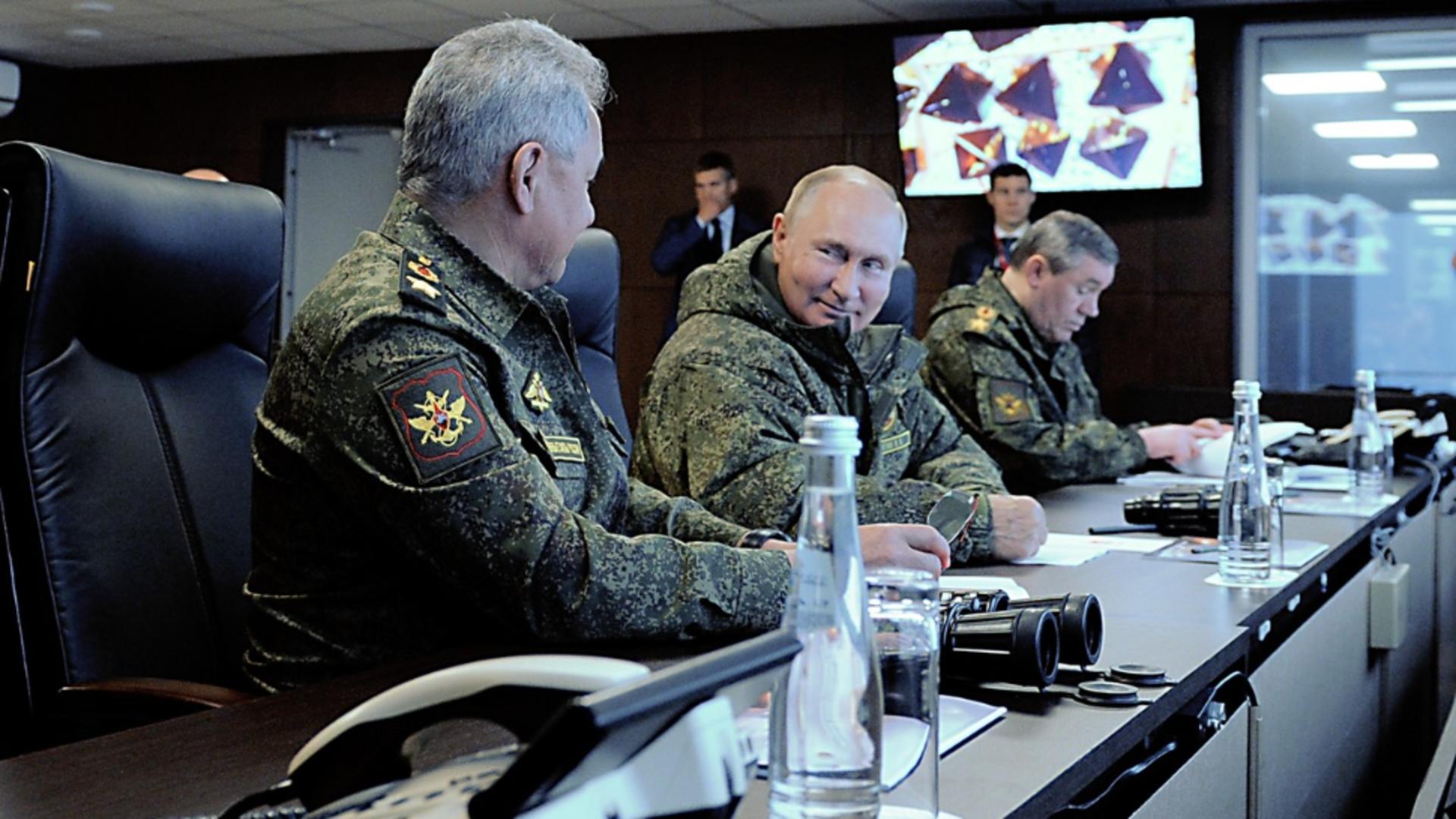 Vladimir Putin și Serghei Șoigu (6 septembrie - Profimedia)