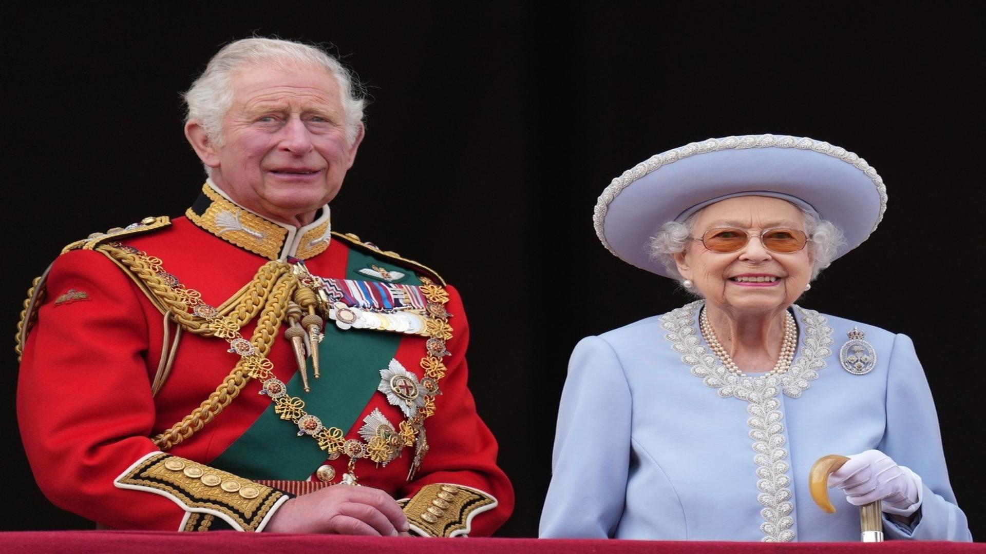 Regele Charles al III-lea și Regina Elisabeta a II-a / Foto: Profi Media