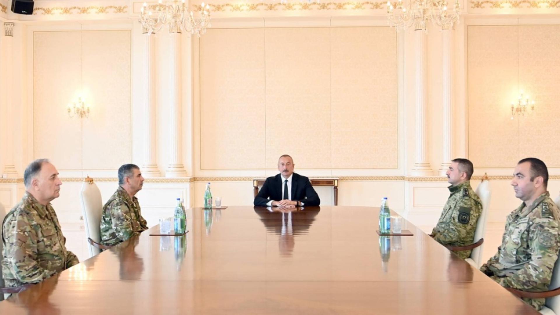 Președintele armean Ilham Aliyev, întâlnire cu șefii Armatei (Profimedia)