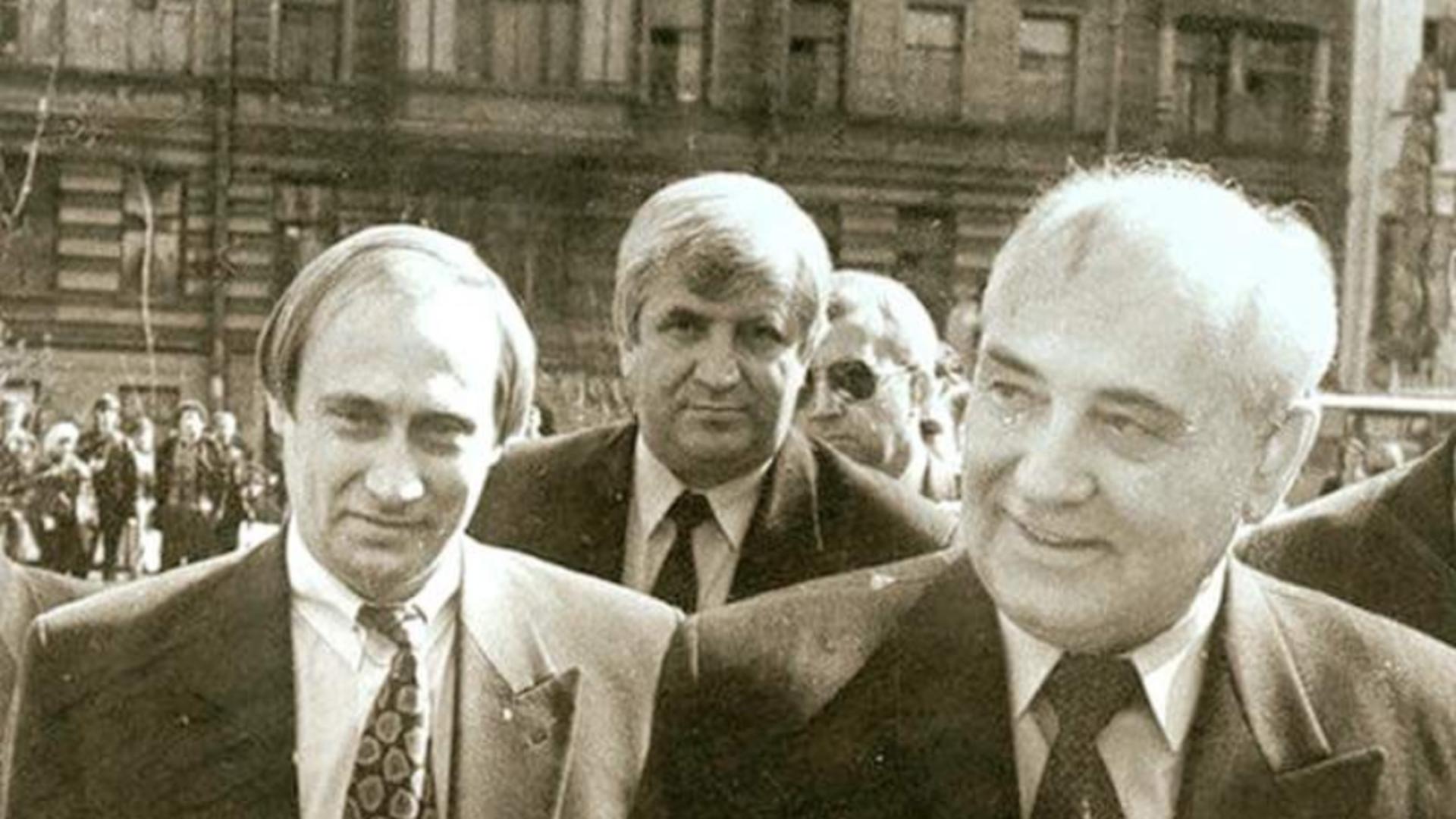 Mihail Gorbaciov și Vladimir Putin (arhivă)