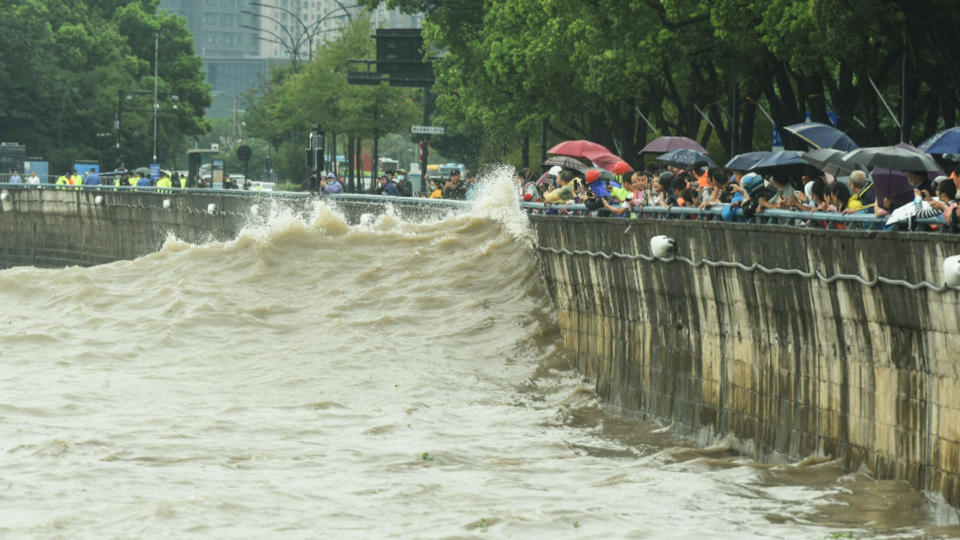 Taifunul Muifa face ravagii în estul Chinei. Foto/Profimedia