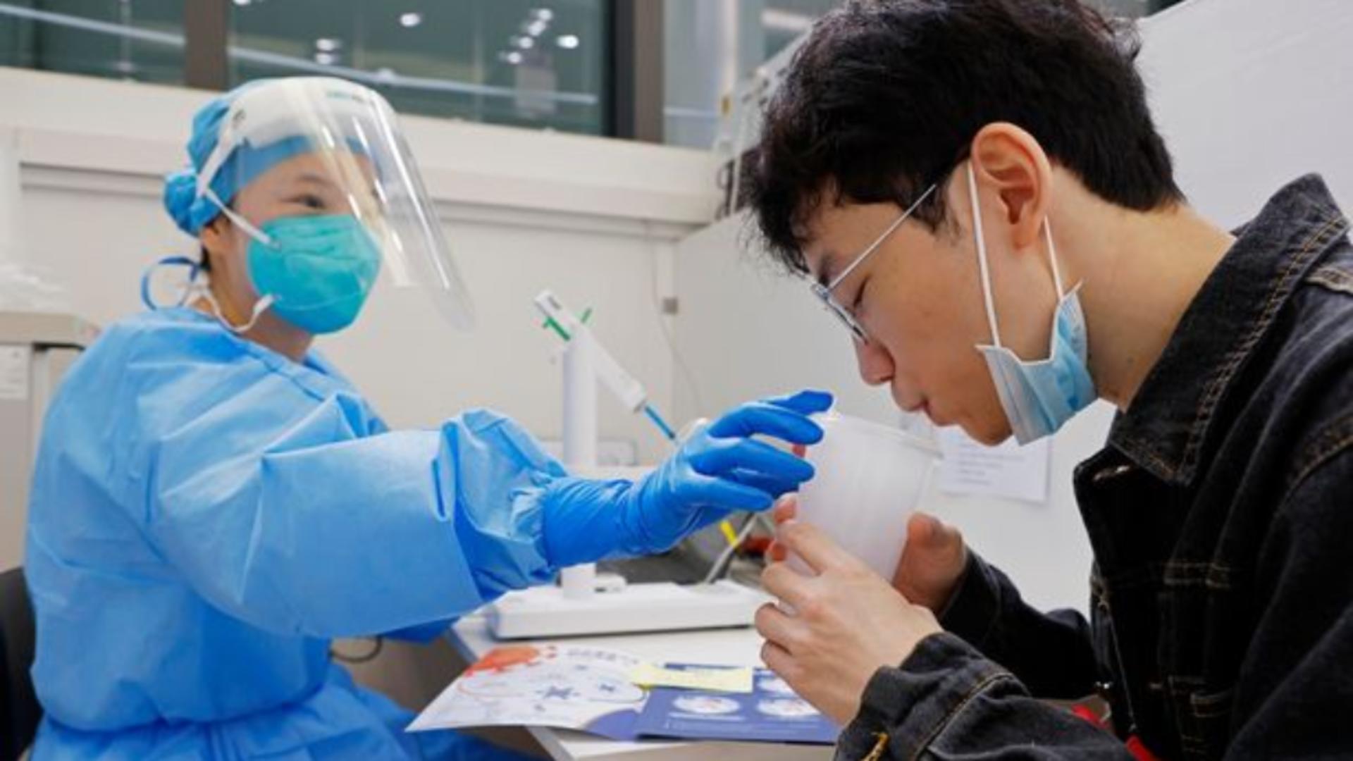 PRIMUL vaccin anti-COVID-19 din lume prin inhalare, lansat de China - Ce conține și cât de ușor este administrat