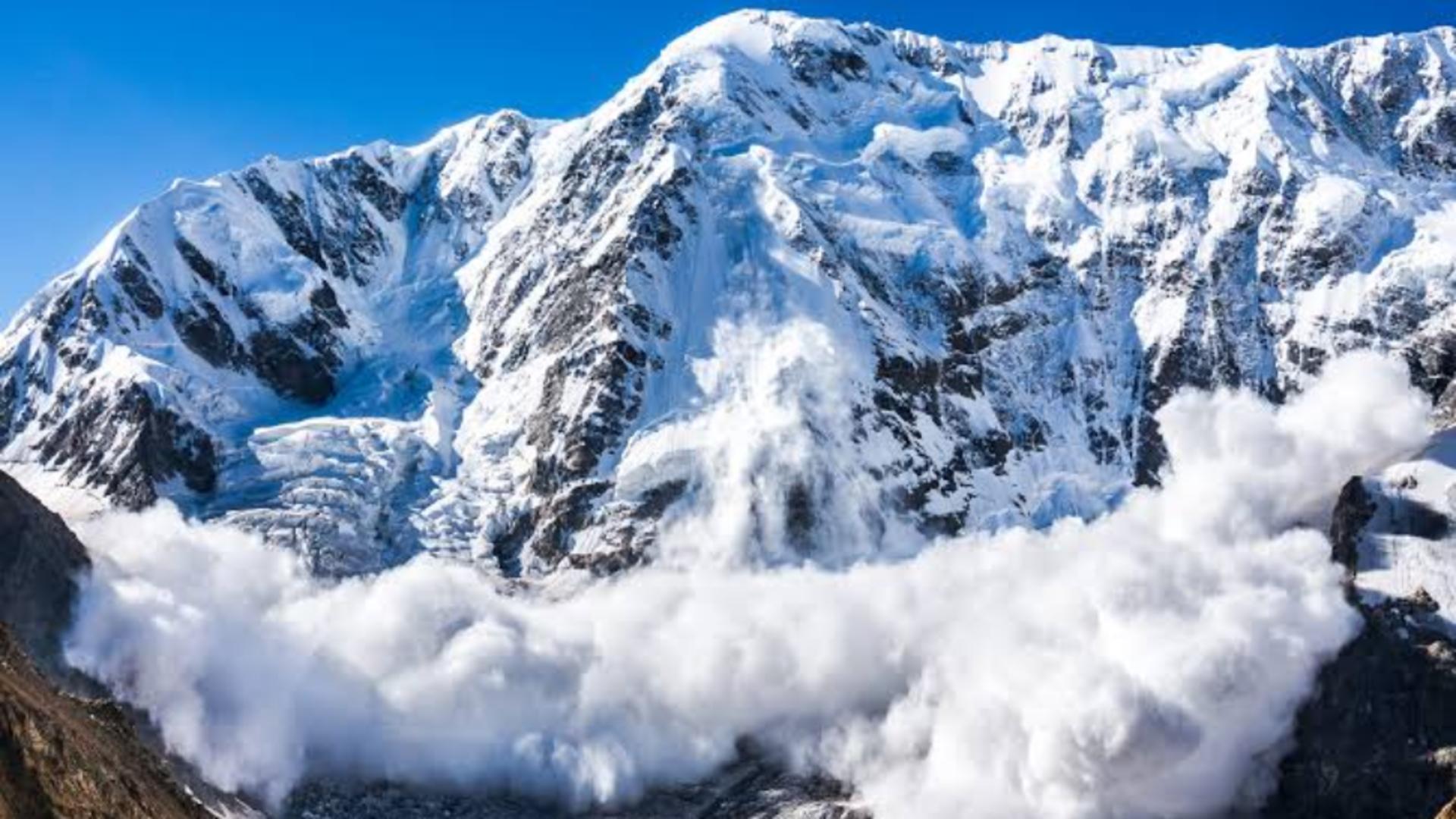 Avalanşă în Himalaya / Sursa foto: Twitter