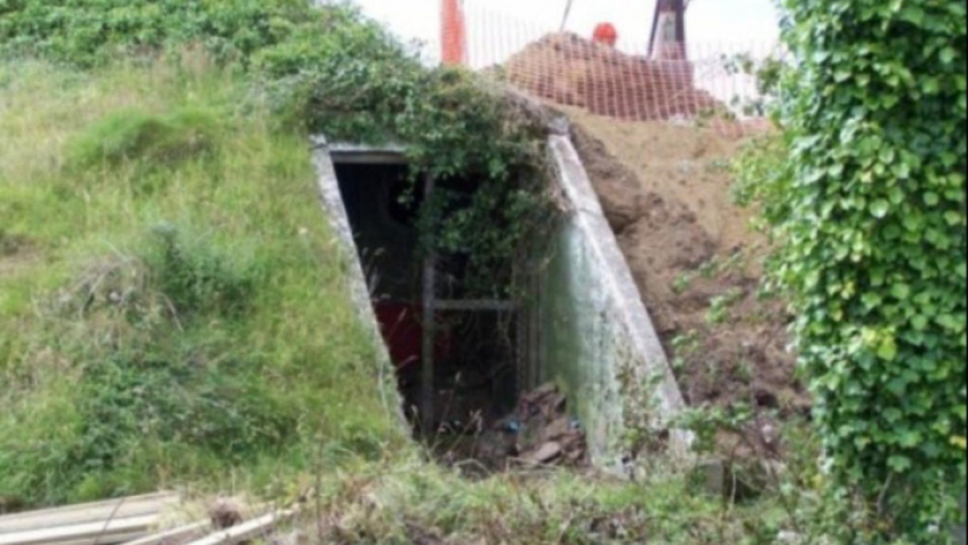 A găsit un buncăr din 1942, în care oamenii se ascundeau în război. Ce este acum înăuntru te ŞOCHEAZĂ