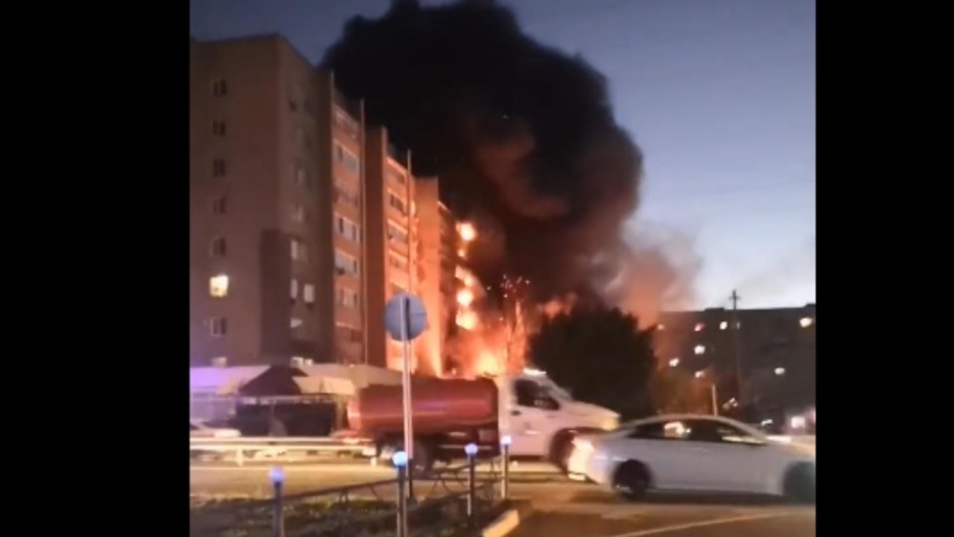 Un avion militar rusesc s-a PRĂBUȘIT în Krasnodar: Cel puțin 4 MORȚI - Aeronava de luptă a căzut peste o clădire cu 9 etaje
