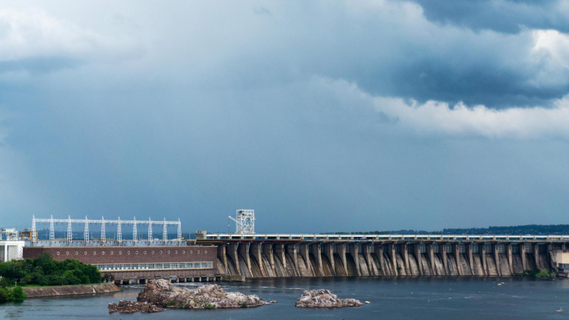 Centrală hidroelectrică din zona Zaporoje. Foto/Profimedia