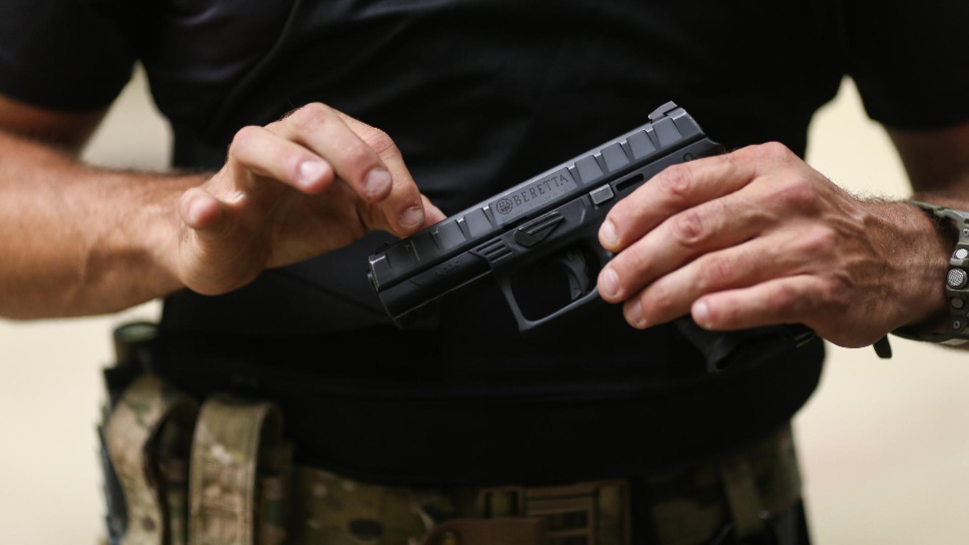 Încărcător de pistol cu 15 gloanțe, PIERDUT de un polițist din Capitală / Foto: Inquam Photos