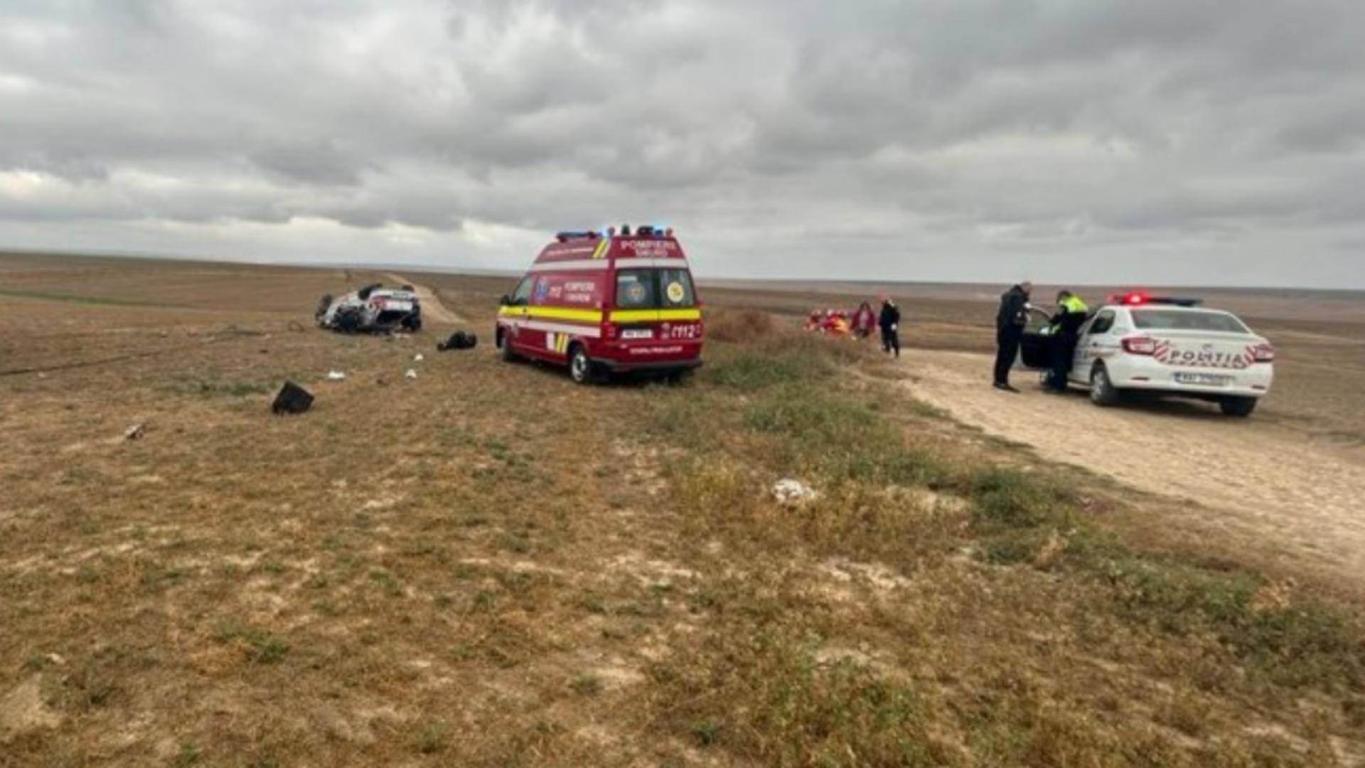 Accident teribil în județul Constanța, 2 persoane grav rănite. Echipele SMURD fac manevre de resuscitare - FOTO