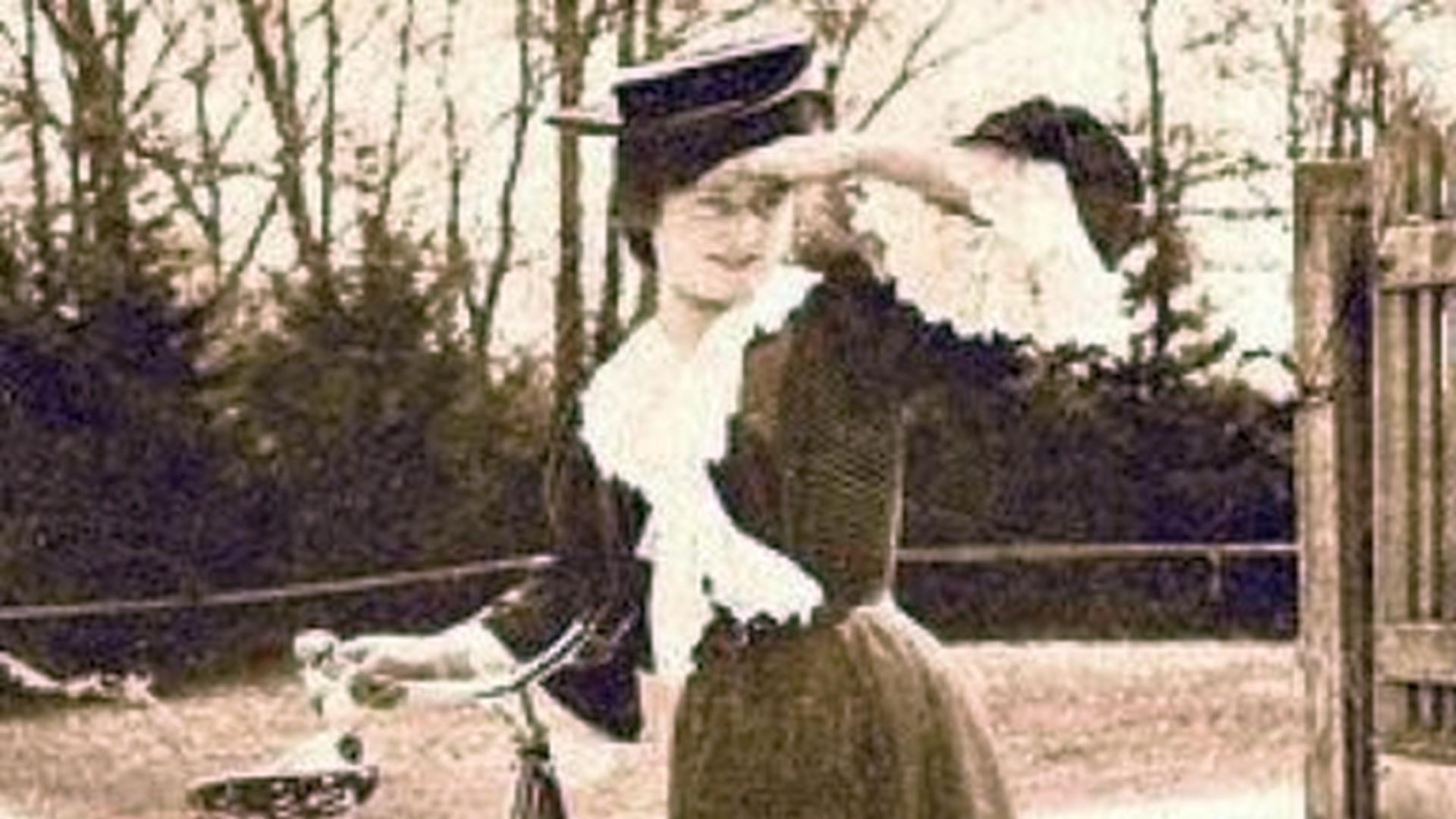 Maria Mihăescu, Mița Biciclista