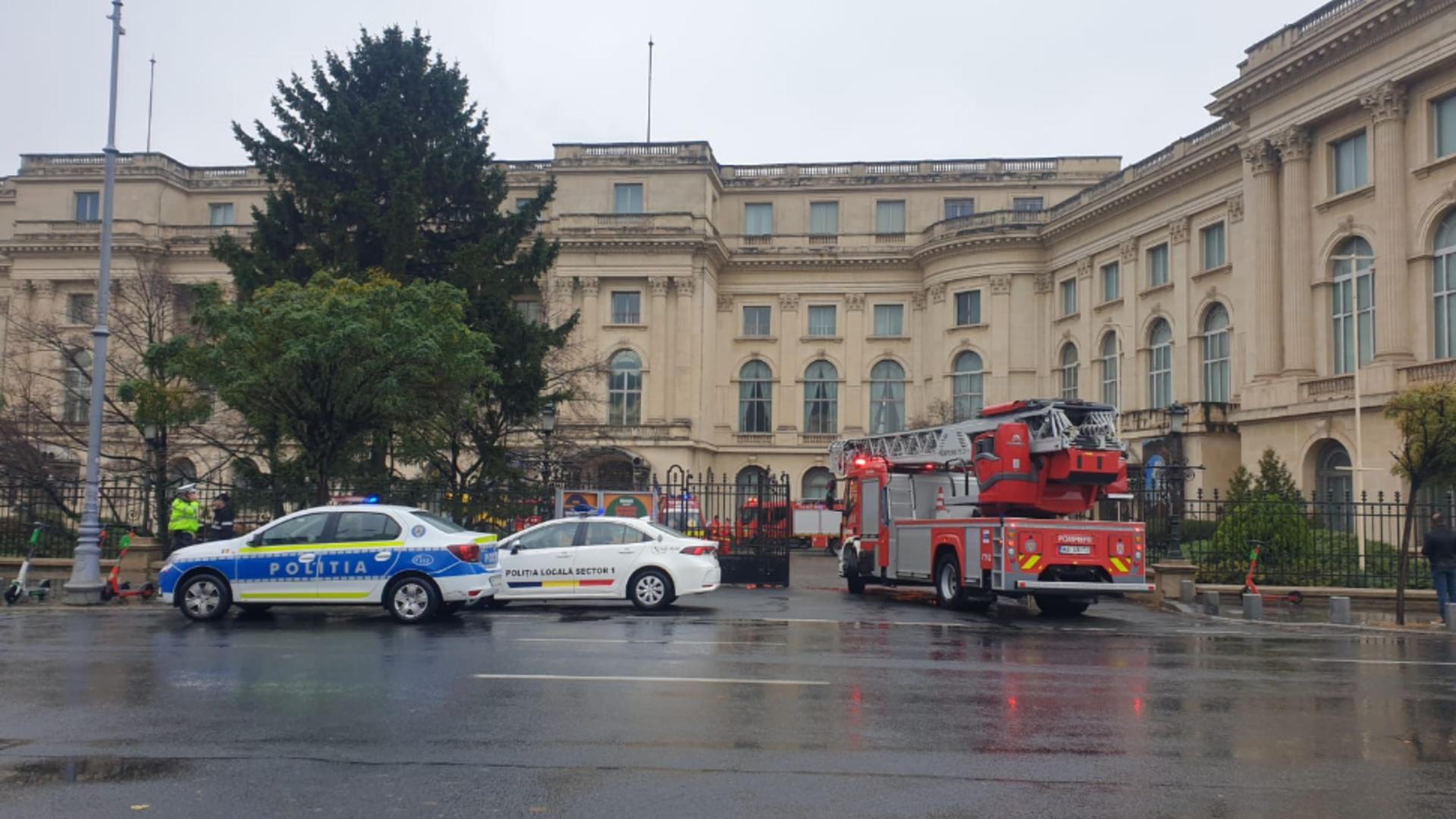 INCENDIU la Palatul Regal din Capitală: 150 de persoane, evacuate - Pompierii, chemați urgent - Ce a declanșat focul
