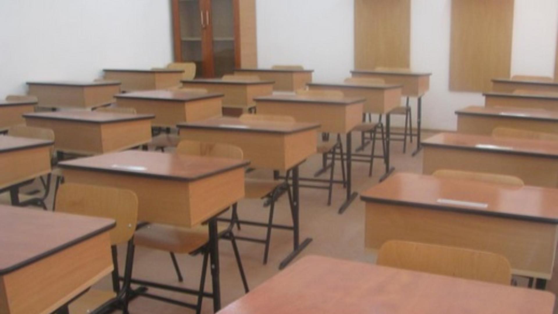 Învățător acuzat că bruschează elevii la ore
