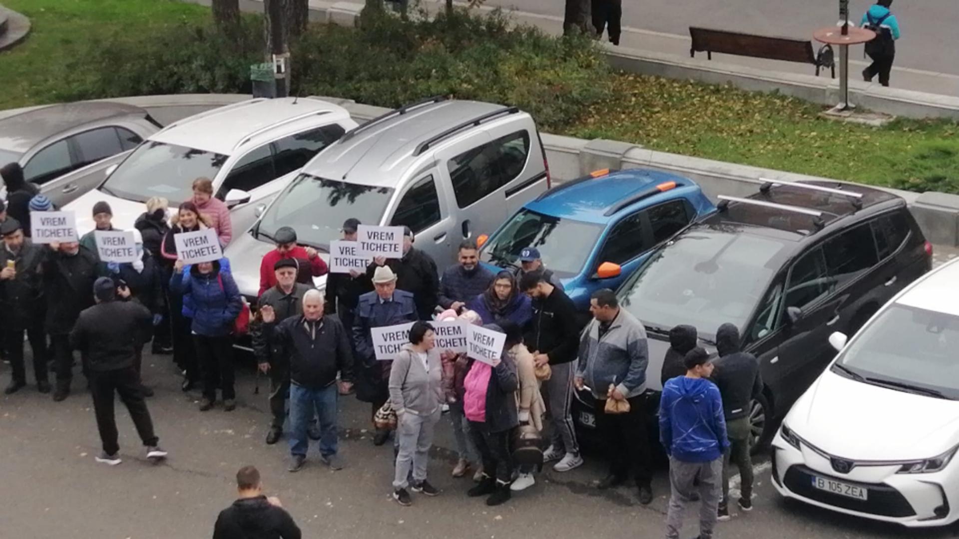 PROTEST în fața Primăriei Sectorului 1: Oamenii vor tichete de la Clotilde Armand - DECIZIA Consiliului local