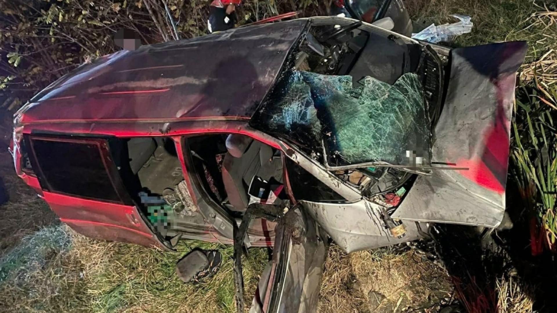 Accident grav în județul Giurgiu. Şase persoane rănite după ce un autoturism s-a răsturnat pe DN 5