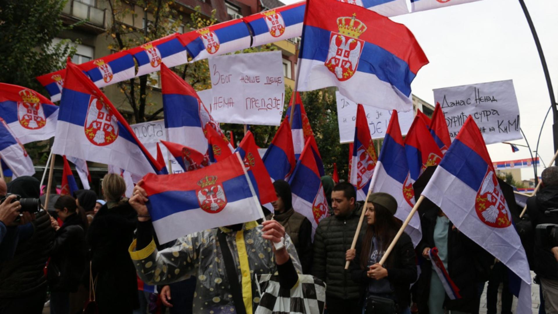 Proteste ale sârbilor la Mitrovița (Profimedia)