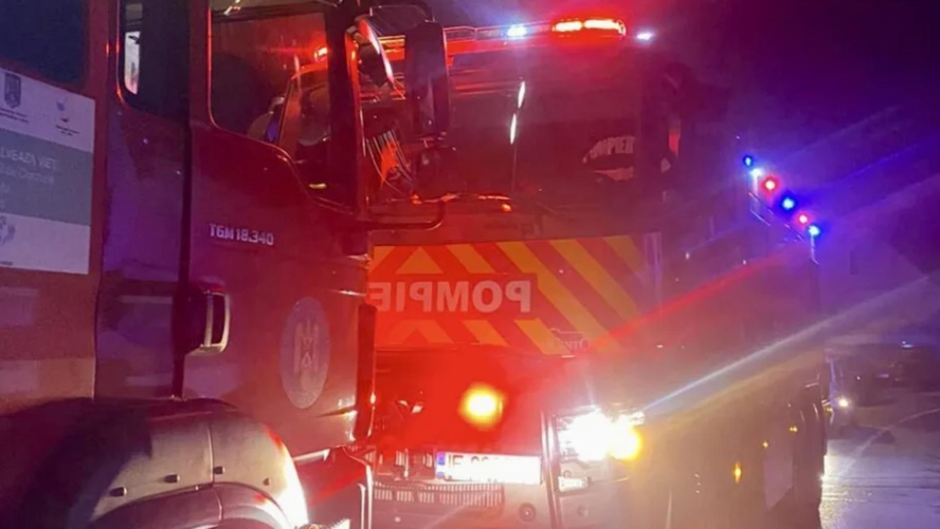 Incendiu puternic la Cisnădie: Zeci de oameni au fugit de flăcări în frigul de afară - 2 victime, la spital