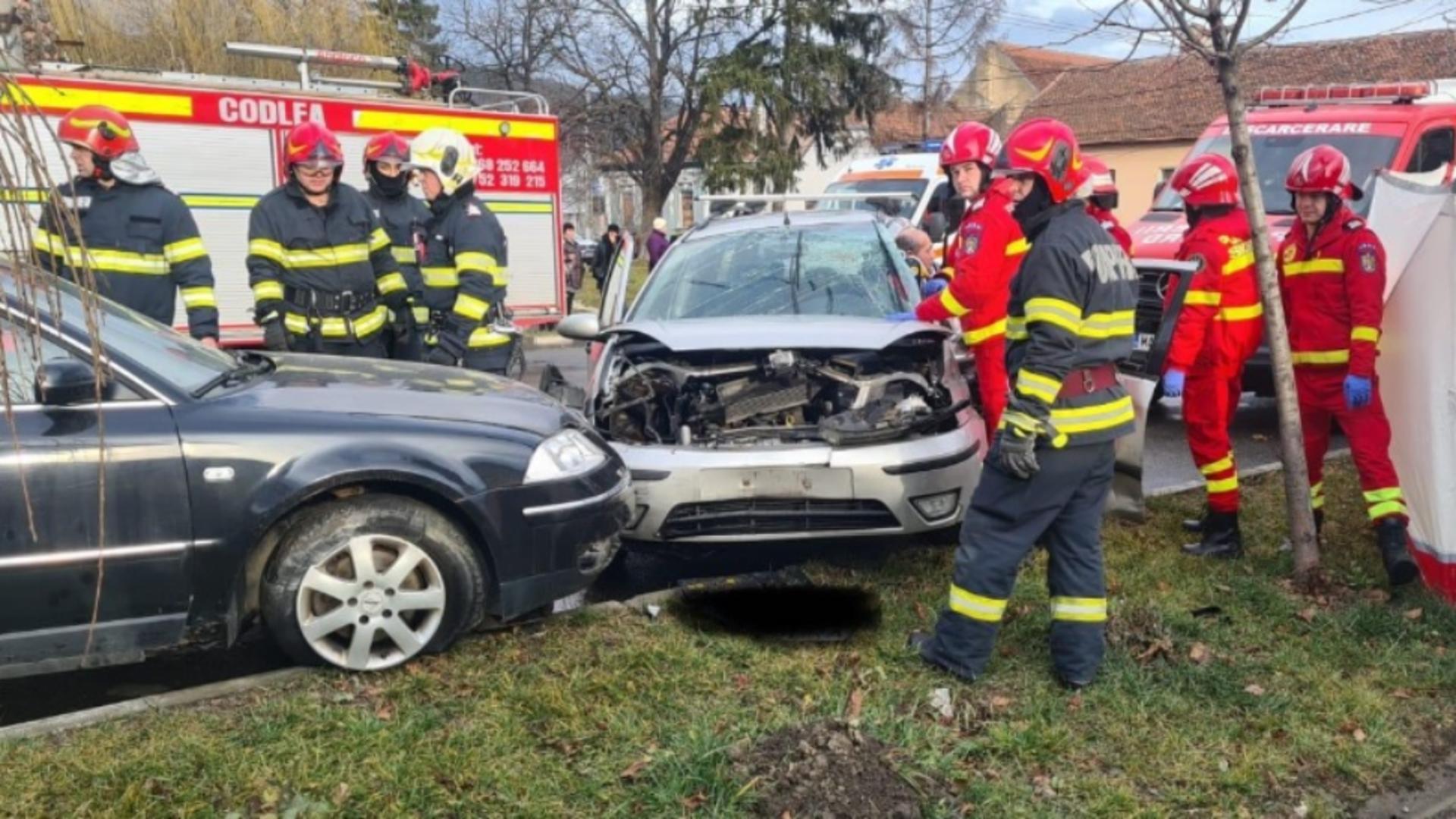 Accident grav între un TIR și un autoturism, în Brașov