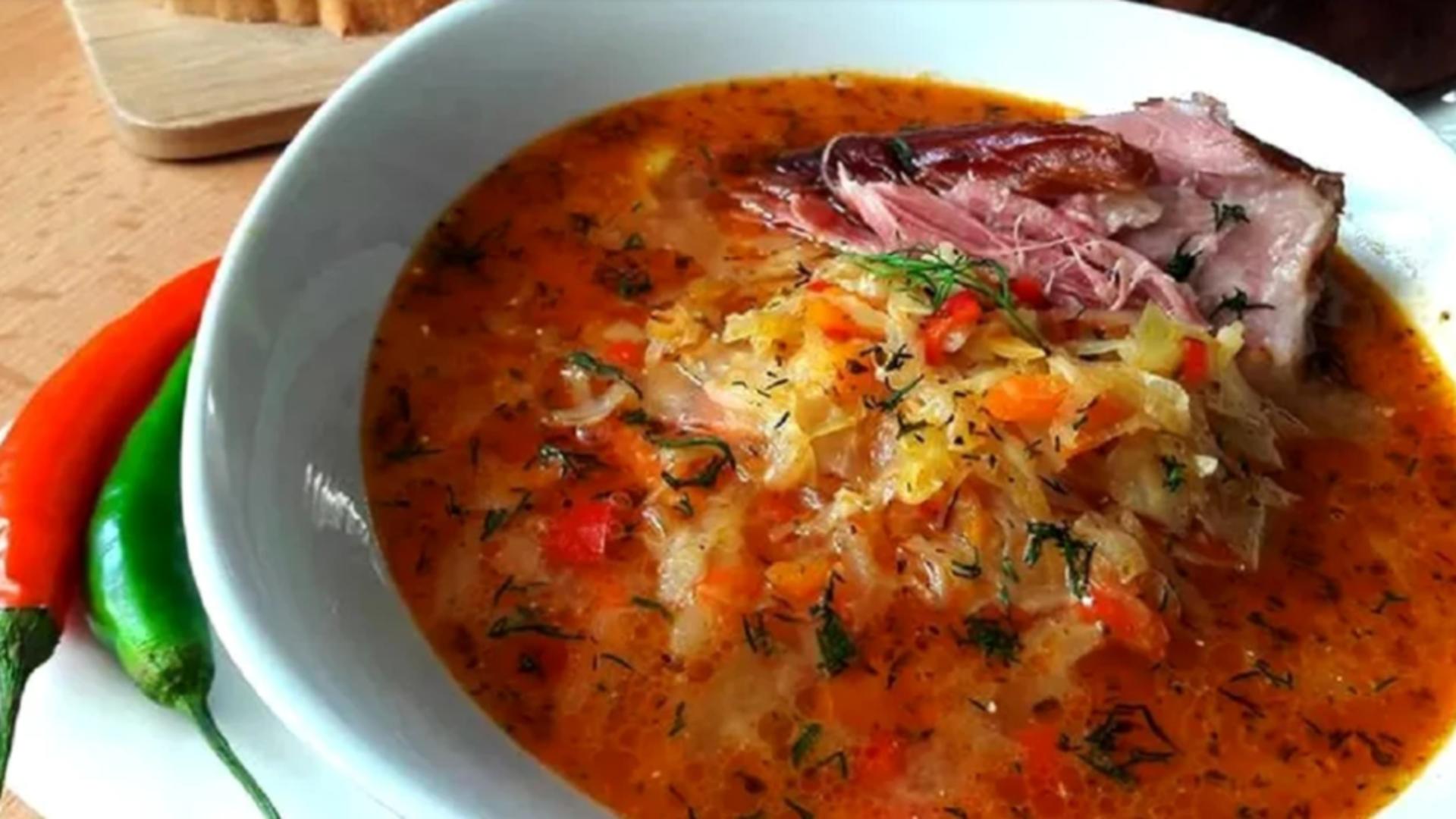 Ciorbă de varză/ Captură foto Click.ro