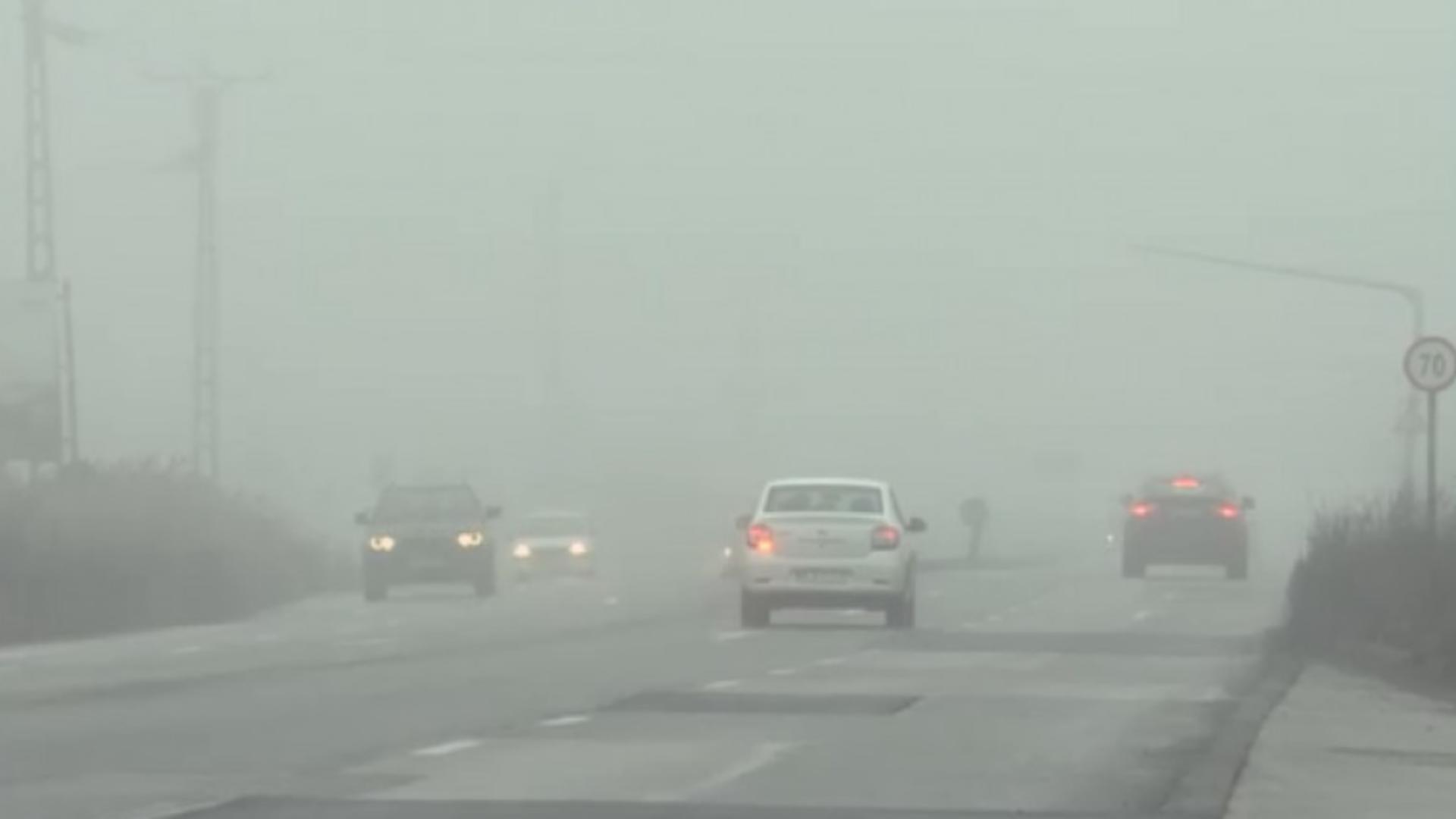 Atenție, șoferi: Ceață și vizibilitate sub 100 de metri pe Autostrada Soarelui