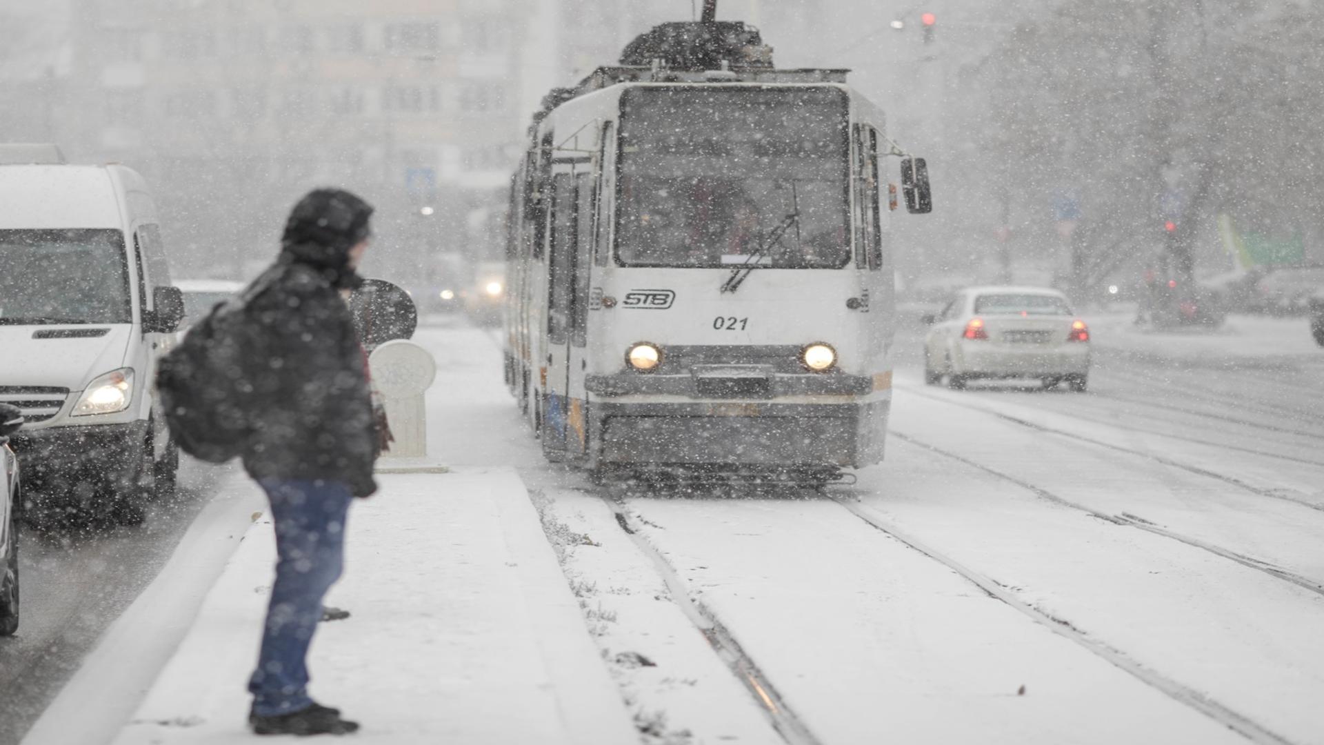 Prognoza meteo pentru București – La ce oră se oprește ninsoarea abundentă