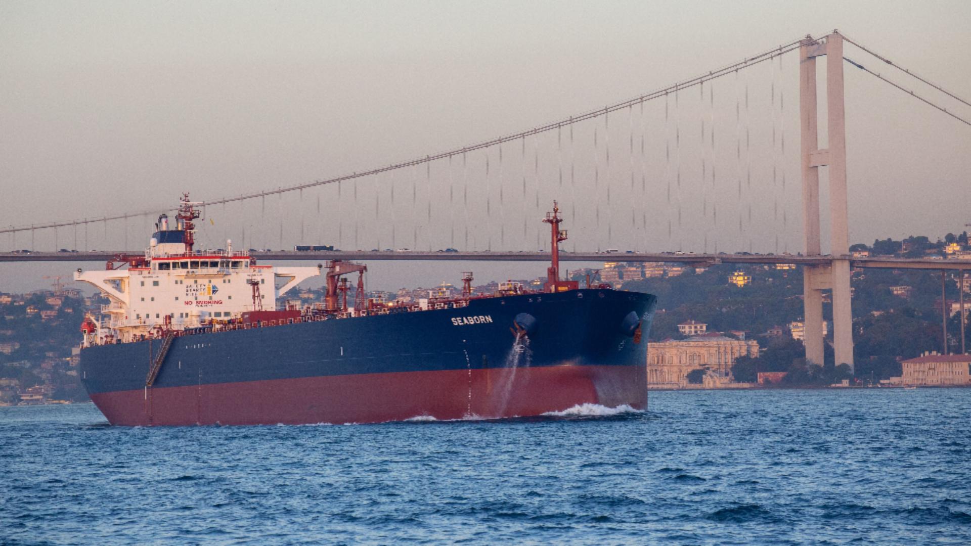 Vase „anonime” transportă petrol rusesc peste tot în lume. Foto/Profimedia