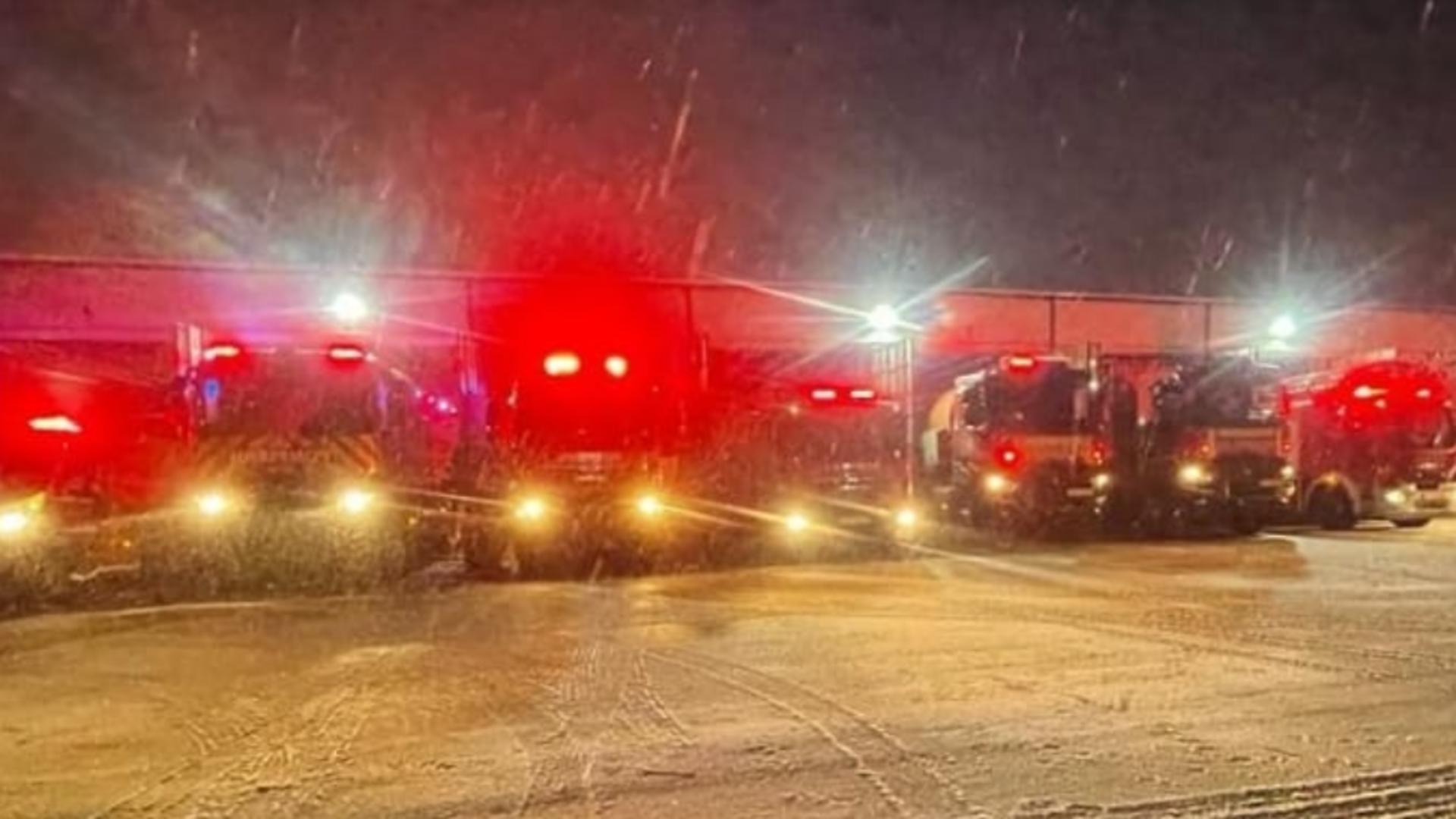 ISU, intervenție dramatică în Buzău: 200 de persoane salvate, sâmbătă seară, blocate de zăpadă în mașini