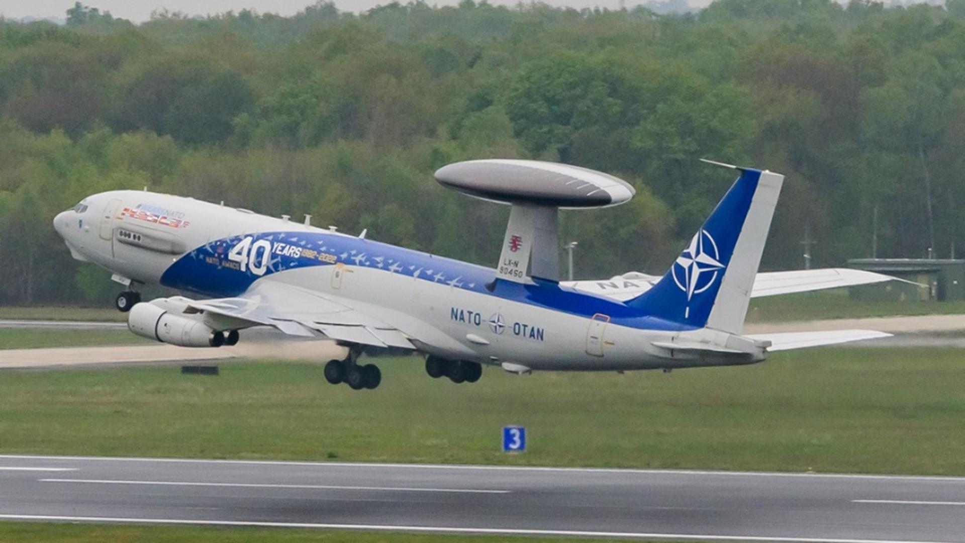 Prima aeronavă-spion NATO a ajuns în România! Prezență aeriană sporită pe Flancul Estic: misiuni de supraveghere - VIDEO