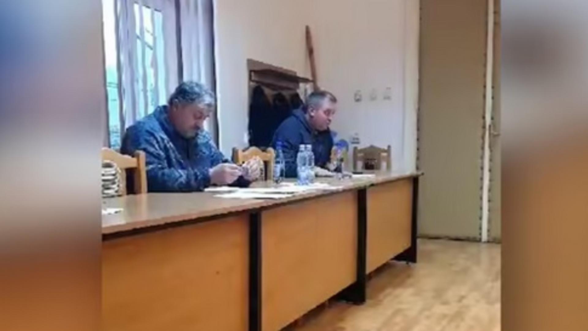 Primar BEAT la o primărie din Sibiu: amenințări cu bătaia la adresa unui consilier - Dialog HALUCINANT