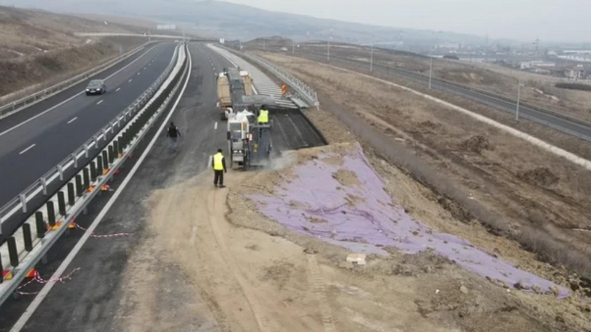  România are la finalul anului 2023, doar 13,5 kilometri noi de autostradă
