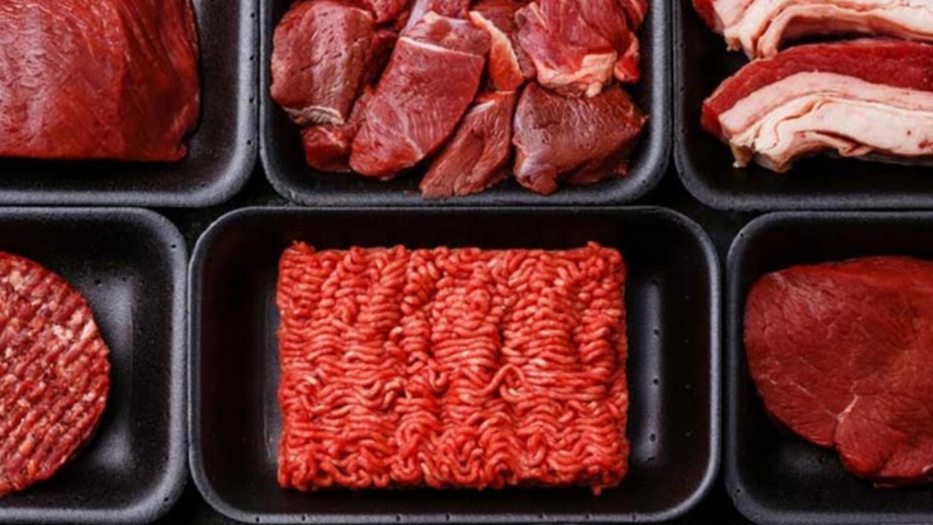 Scumpiri masive în România: carnea de porc a ajuns un lux 