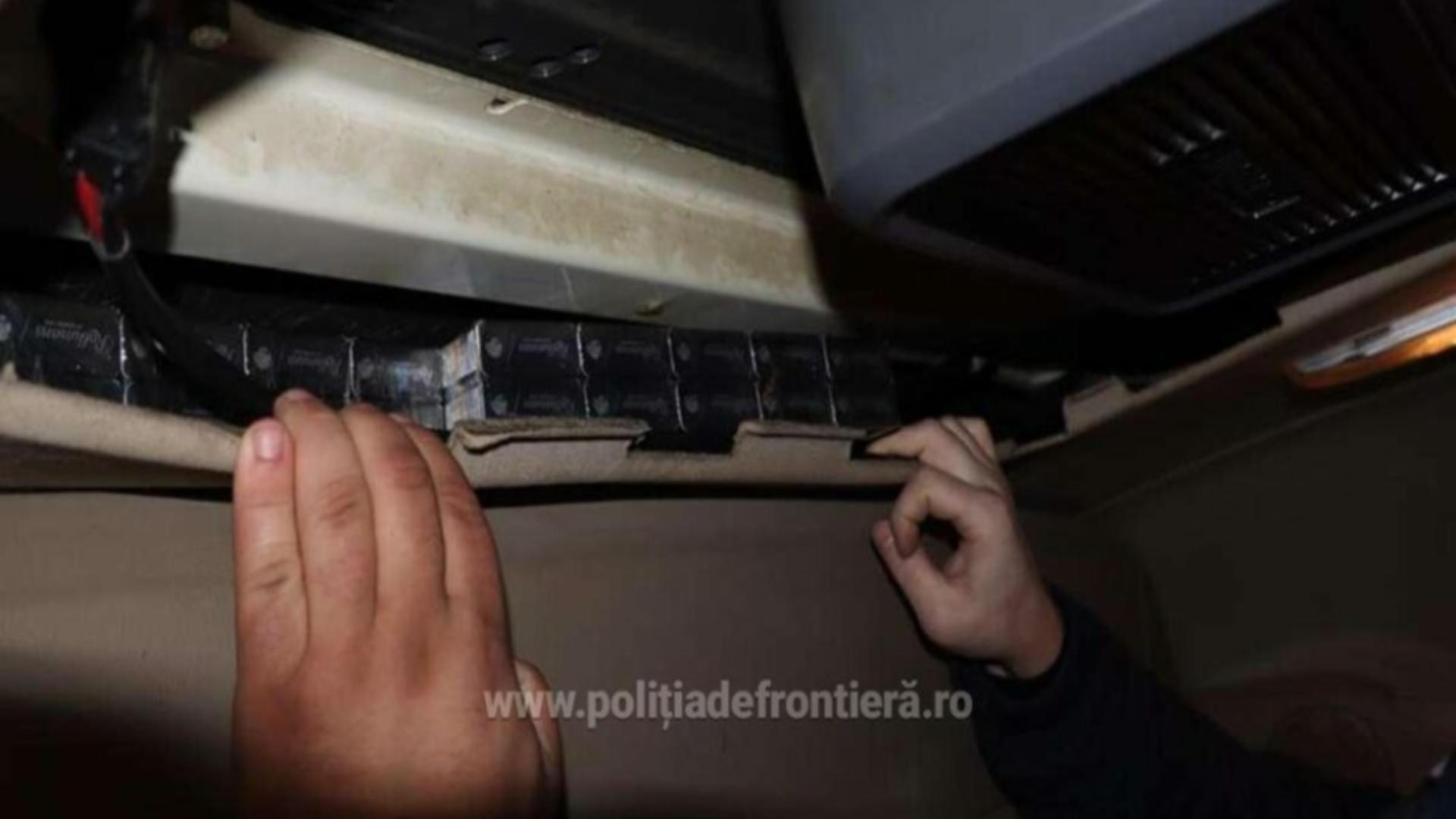 Locurile unde șoferul bulgar a ascuns țigările de contrabandă. Foto: Poliția de Frontieră