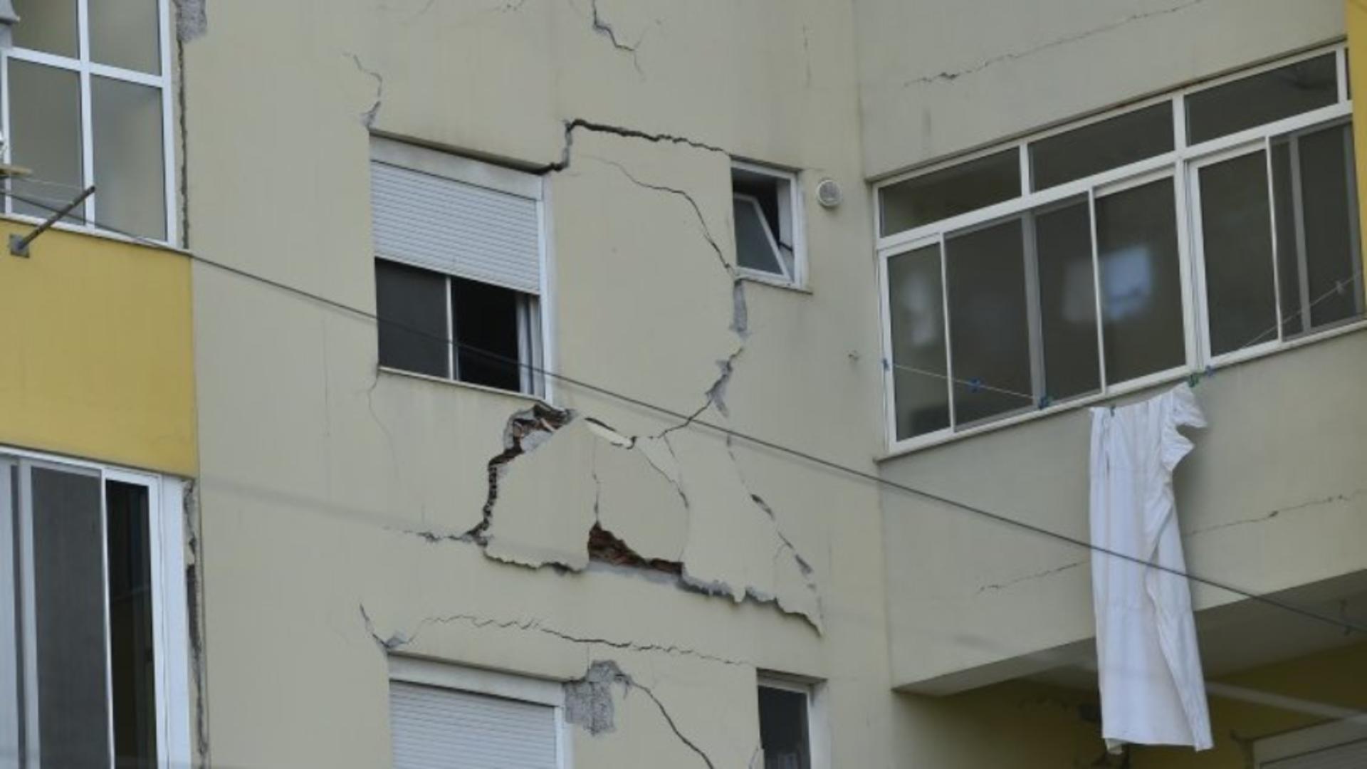 Clădirile vechi din Gorj, afectate de numeroasele cutremure. Foto/Arhivă