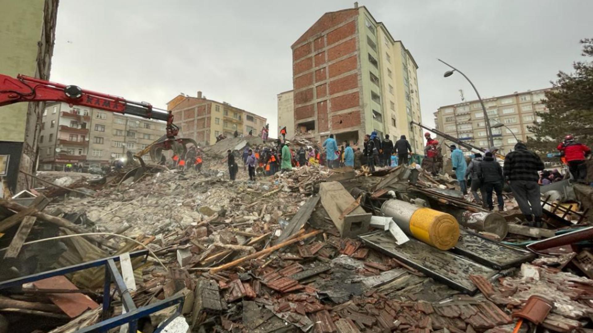 Turcia, devastată de două cutremure de aproape 8 grade. Foto/Profimedia