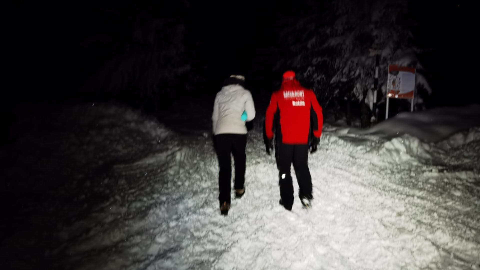 Turistă din Eleveţia, rătăcită în Munţii Bucegi. A rătăcit ore în şir prin zăpada până la genunchi înainte de a fi găsită 