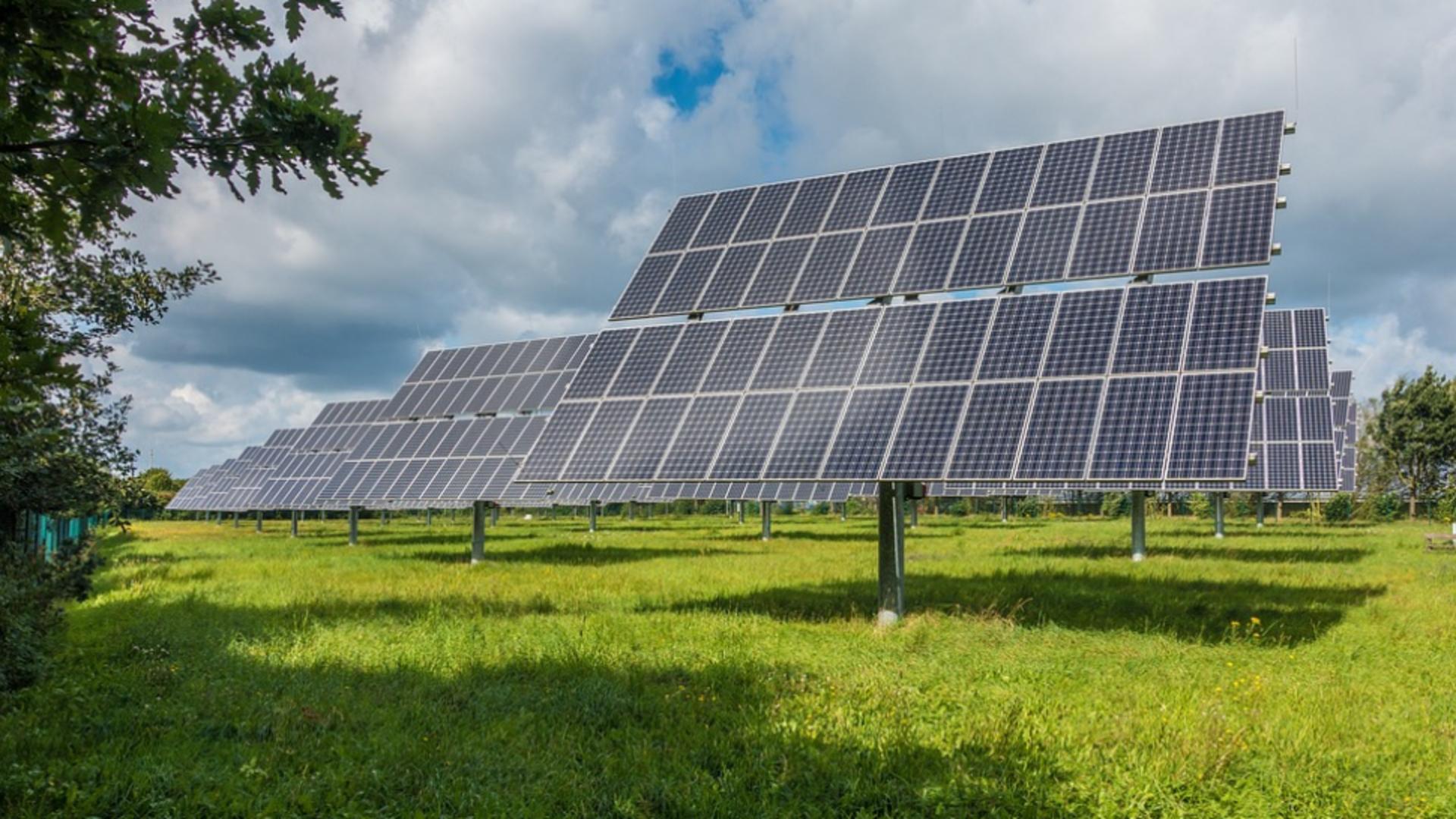 Blaj intenționează să devină independent energetic prin construcția unui parc fotovoltaic